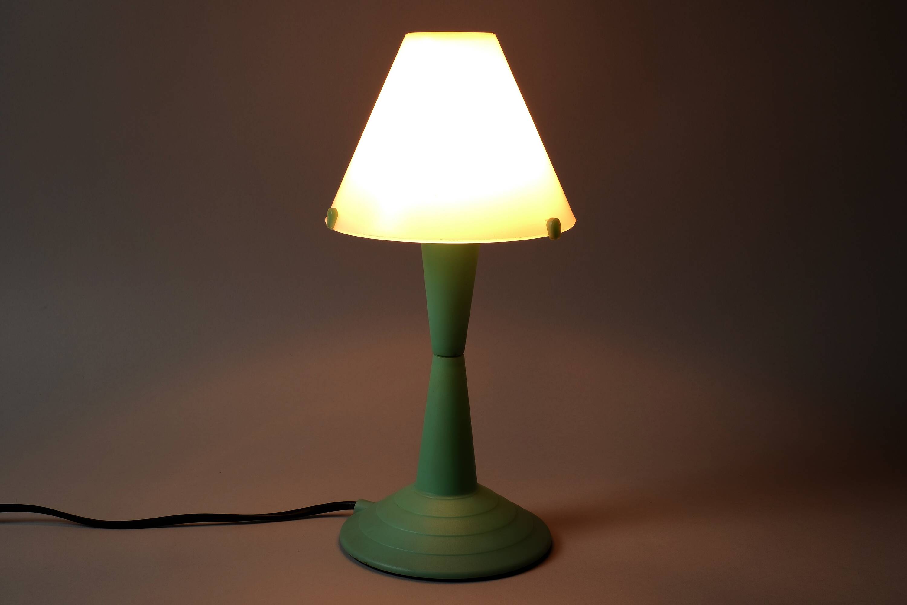 Veneta Lumi Lulù Table Lamp, Beige ABS, Postmodern, Italy, 1980s.