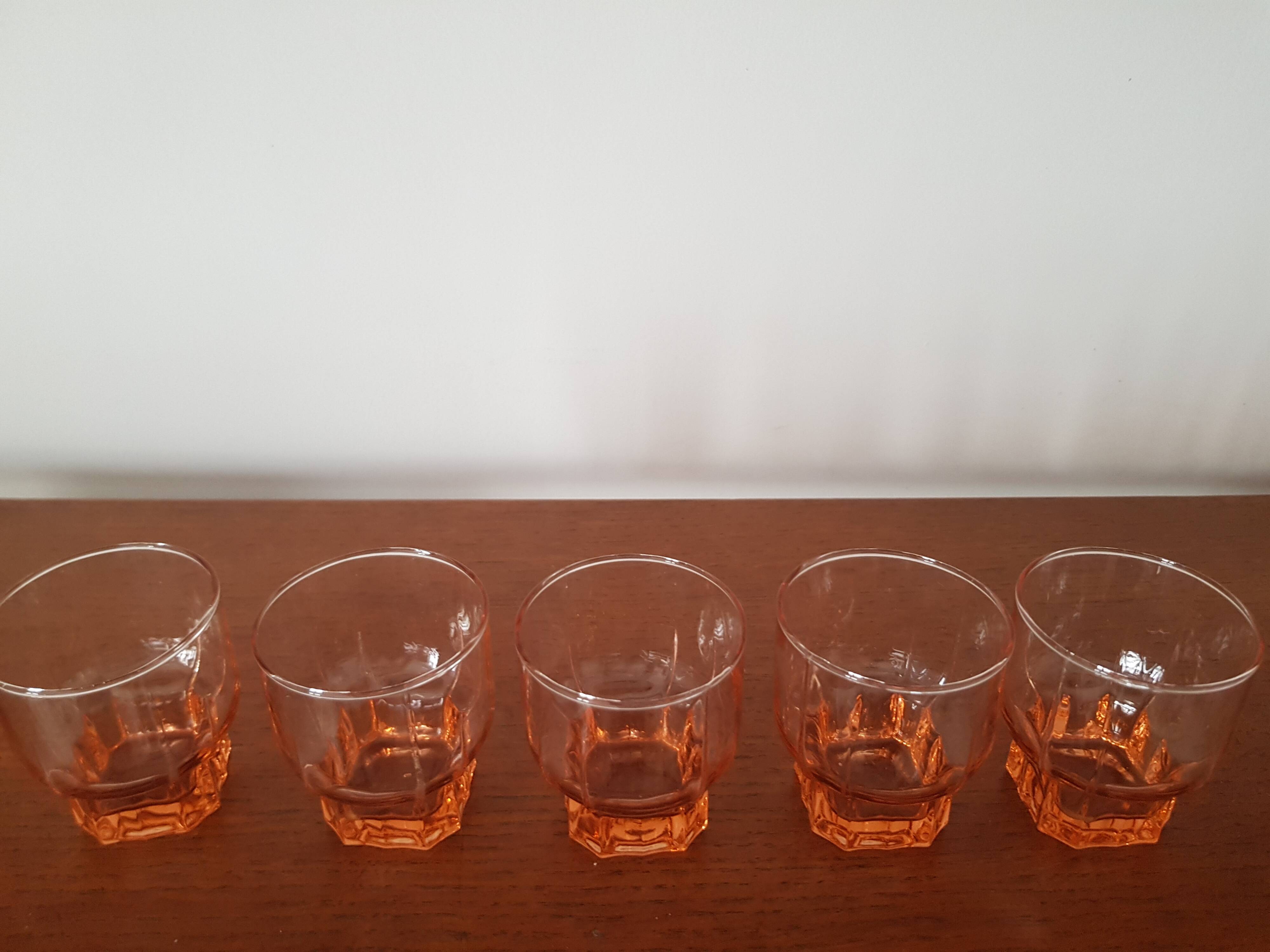 Set of 5 molded pink water glasses