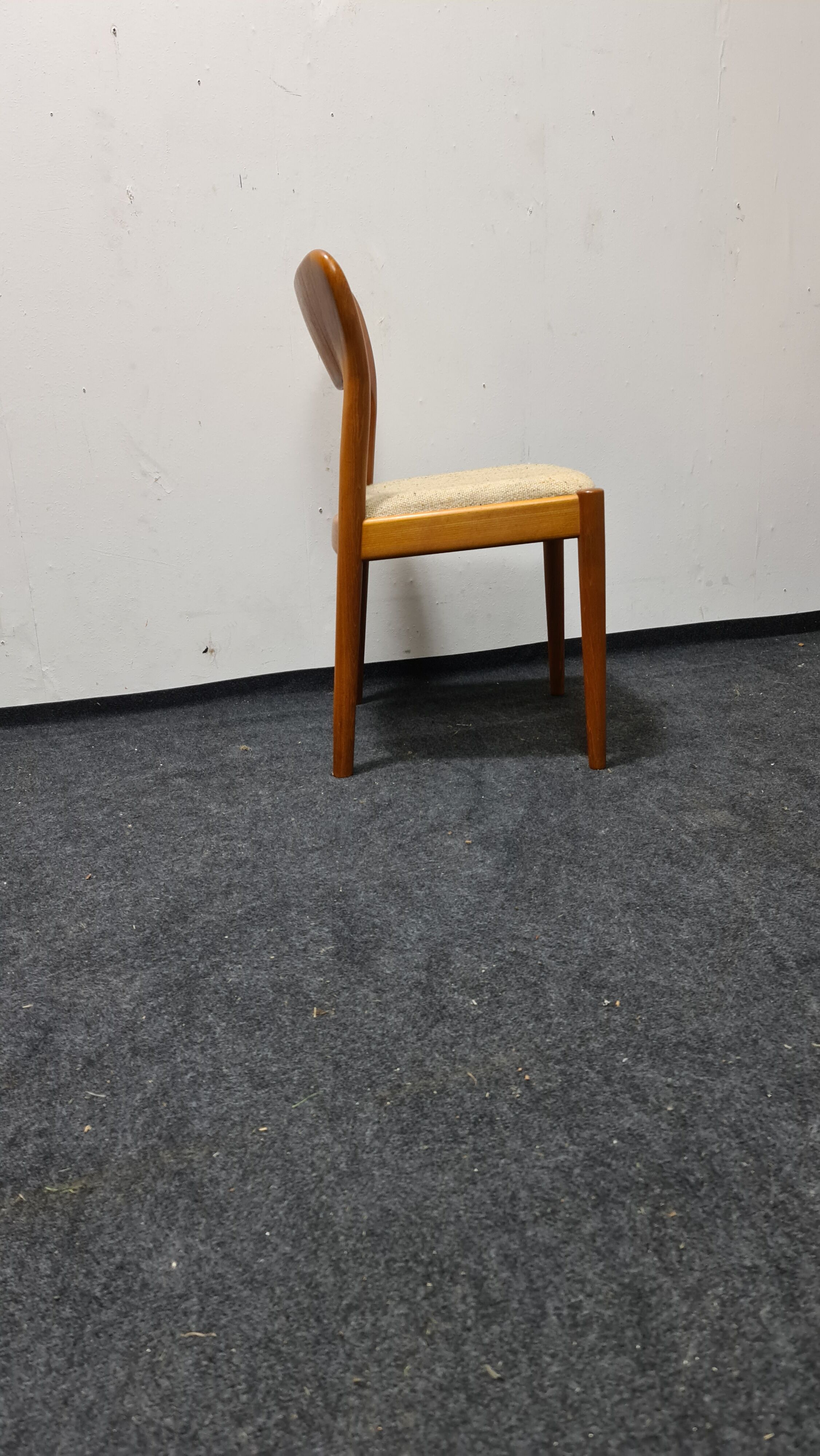 A set of six vintage Danish design dinning chairs by Niels Koefoed