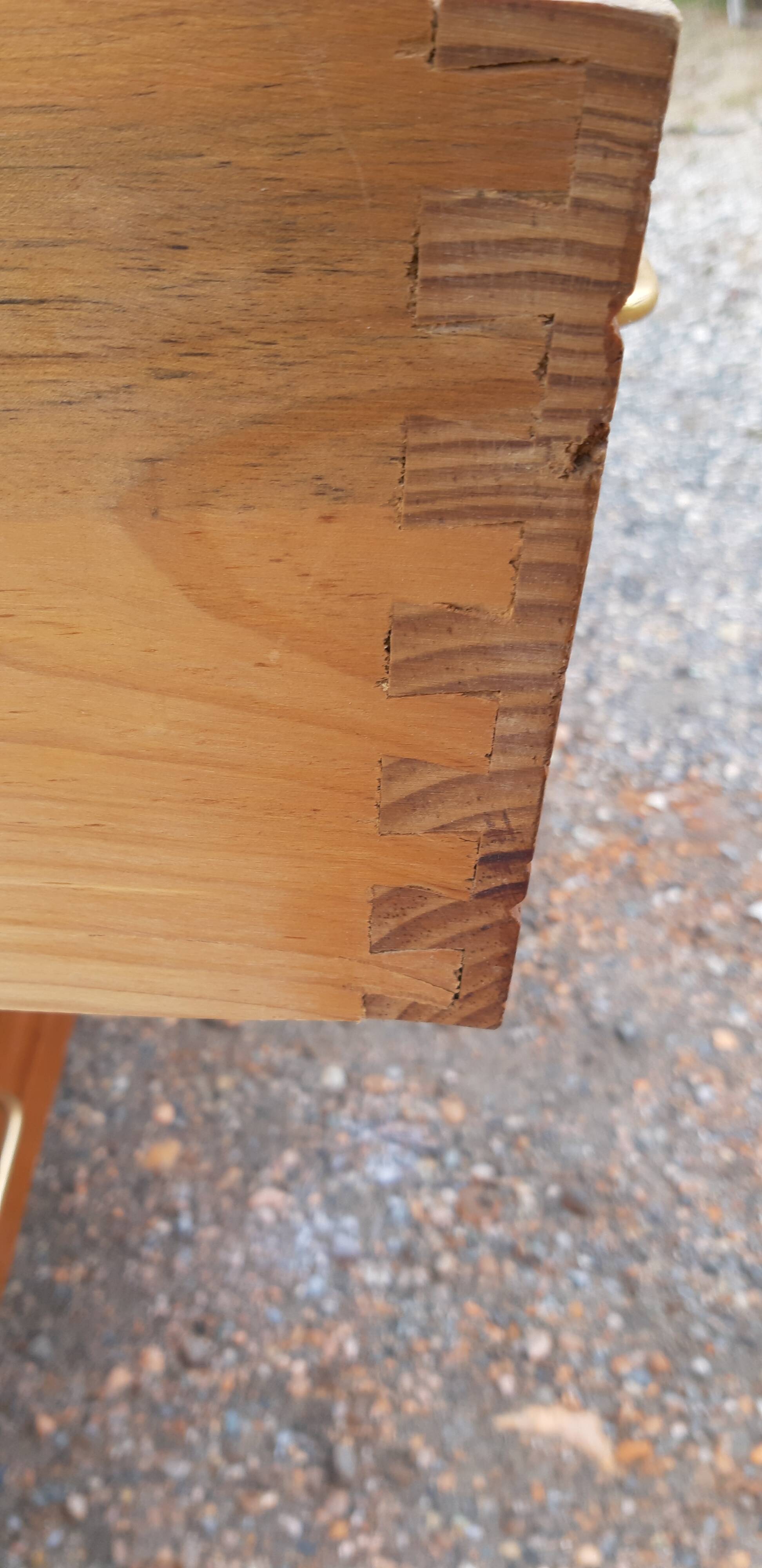 Commode vintage des années 50 en pin, pieds compas, 3 tiroirs