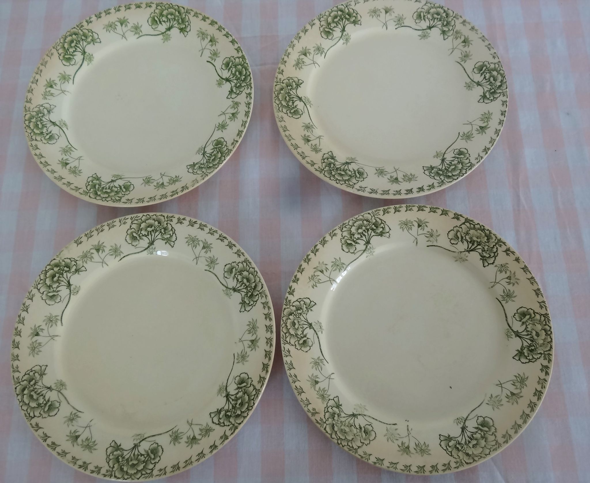 Lot de 4 assiettes plates en faïence de Sarreguemines motif Palmyre