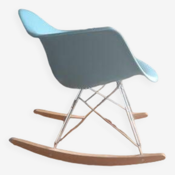 Eames plastic armchair RAR Vitra Charles et Ray Eames Vend rocking chair Eames bleu.