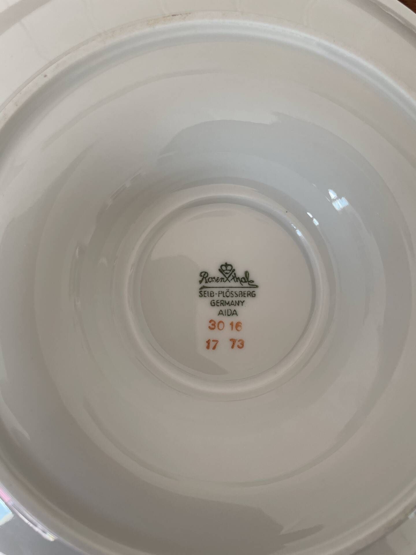 Lot of 3 plates and a sauce boat in Rosenthal porcelain.