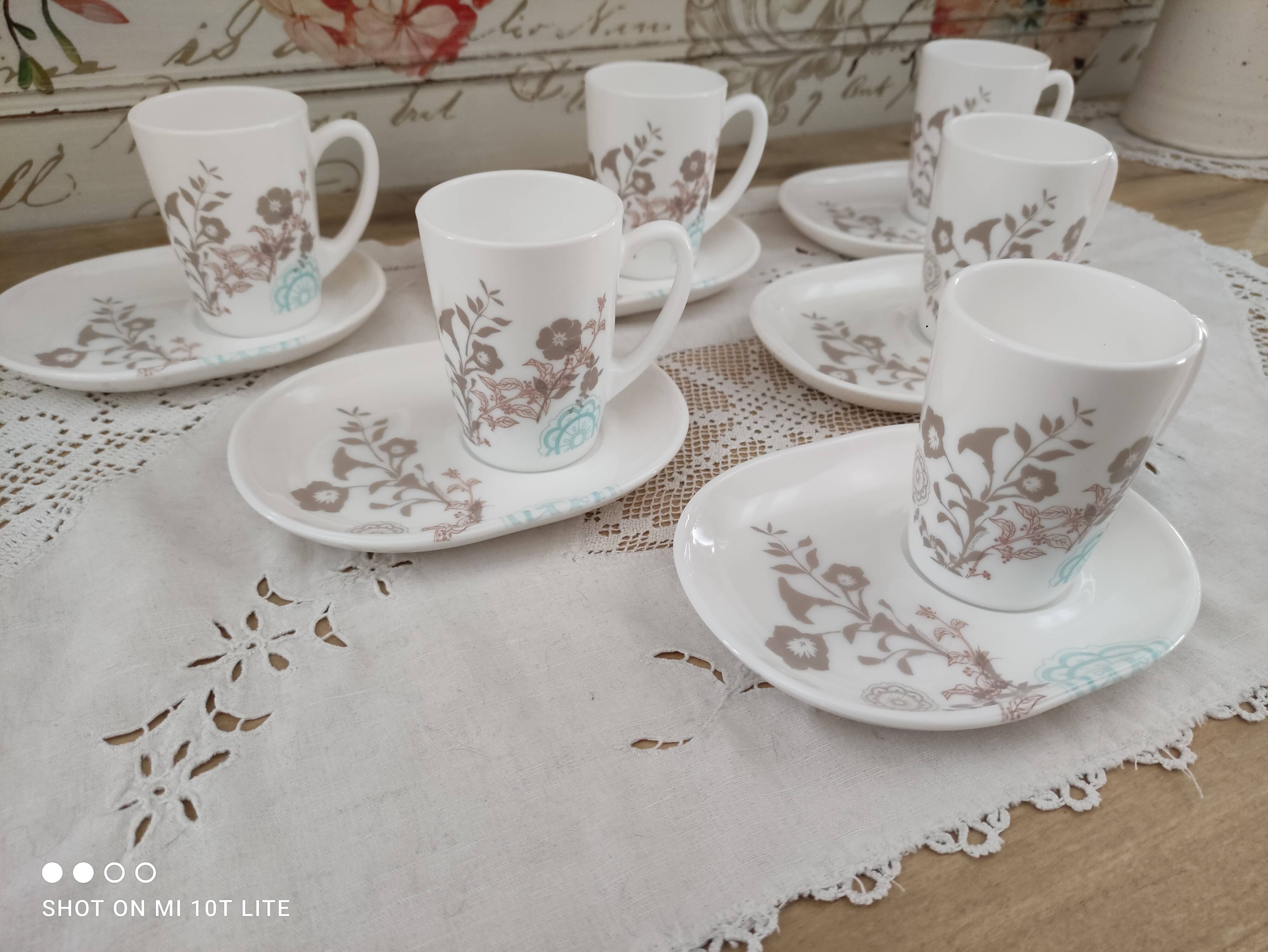 Set of 6 ARC FRANCE espresso coffee cups and undercups with location for sweets