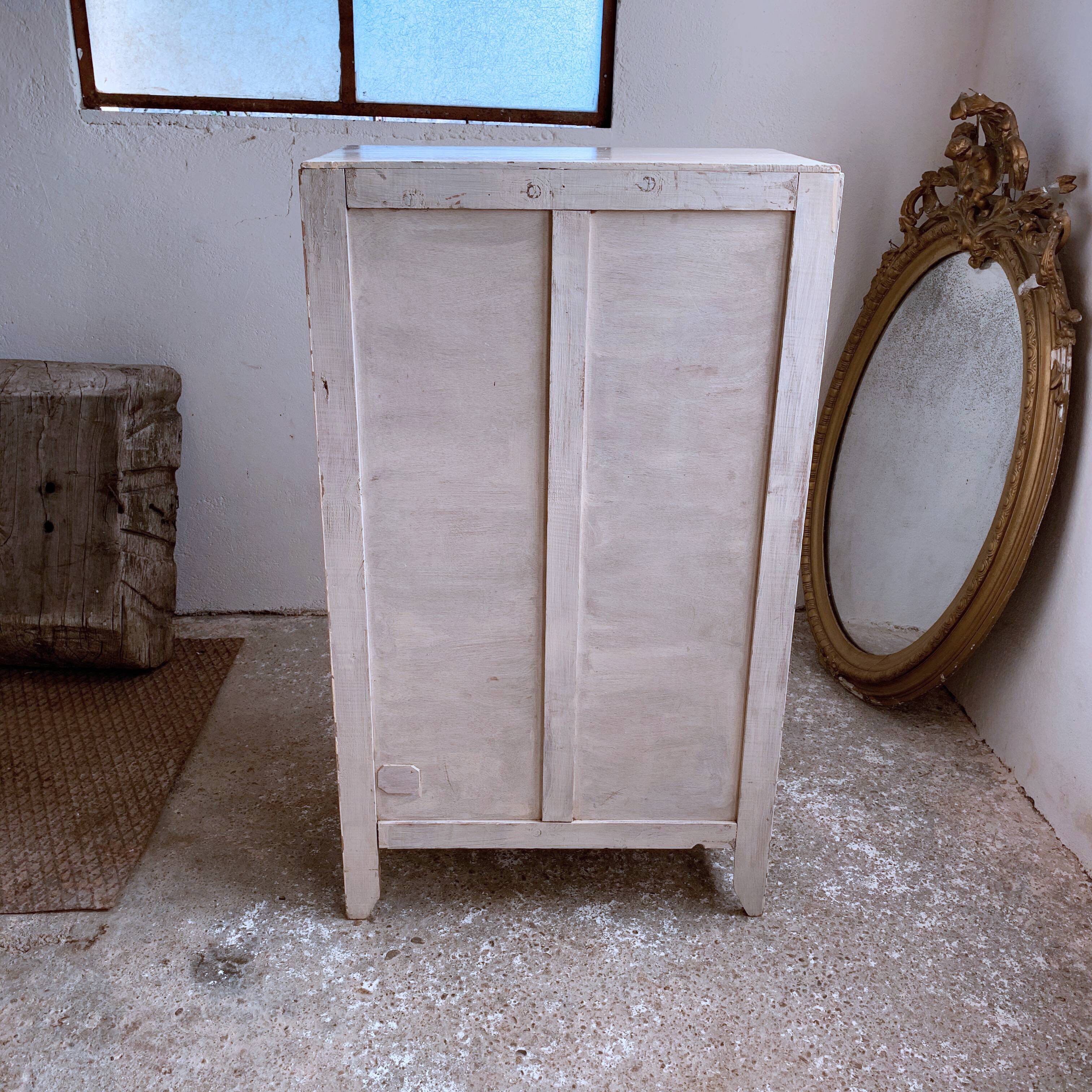 Former 4-door bathroom buffet - Esprit buffet in Paris, Mado furniture.