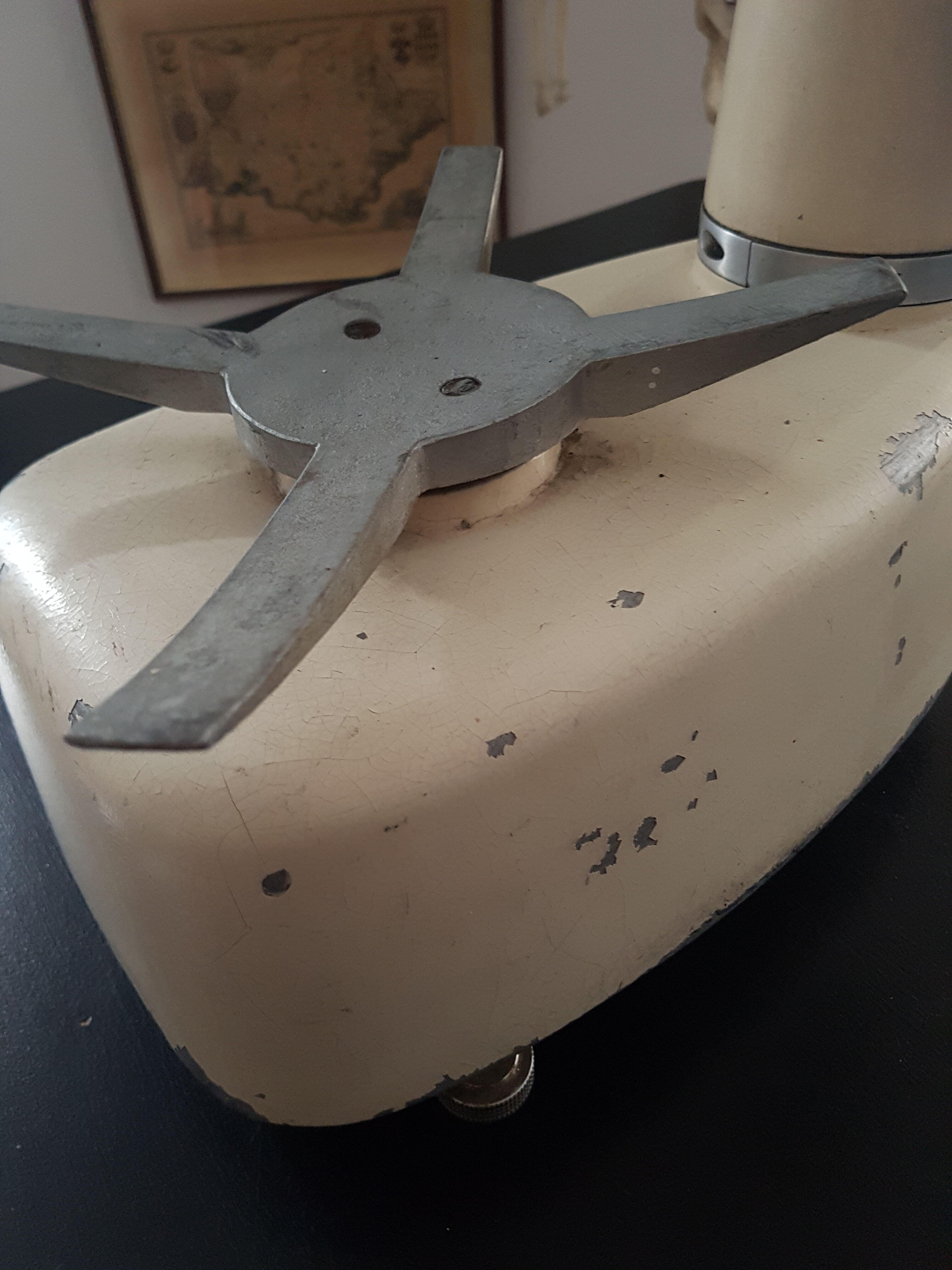 Former Italian grocer's scale