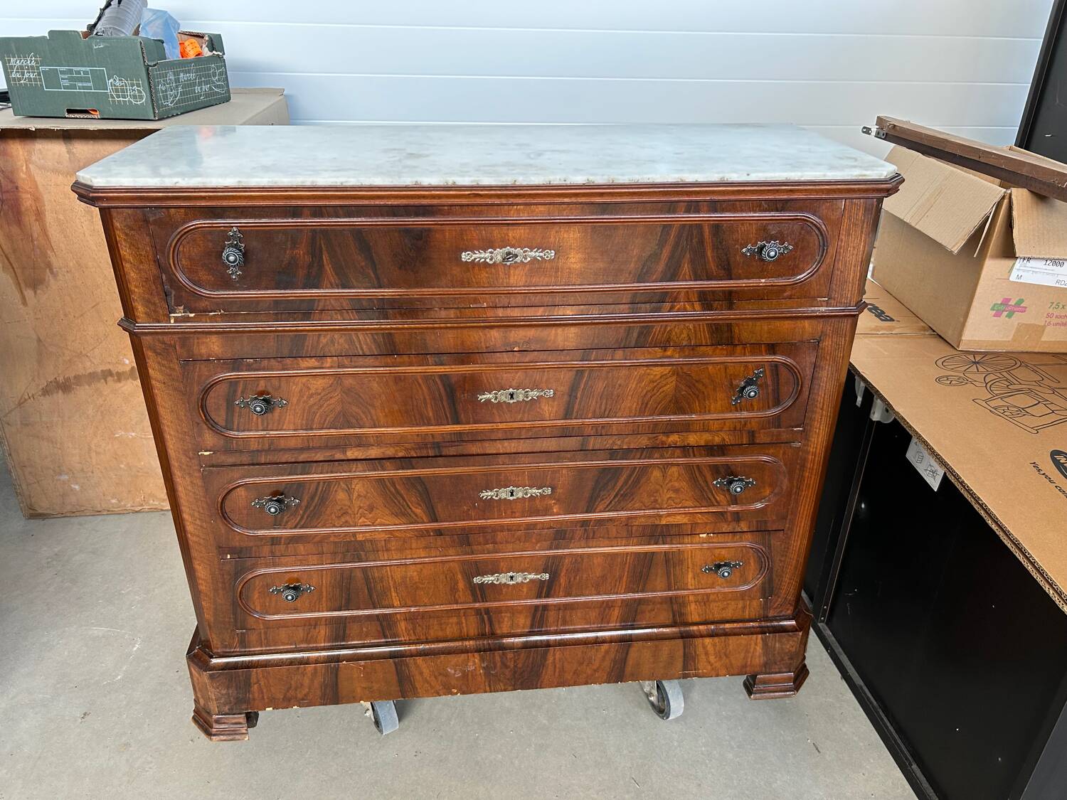 4-drawer chest of drawers