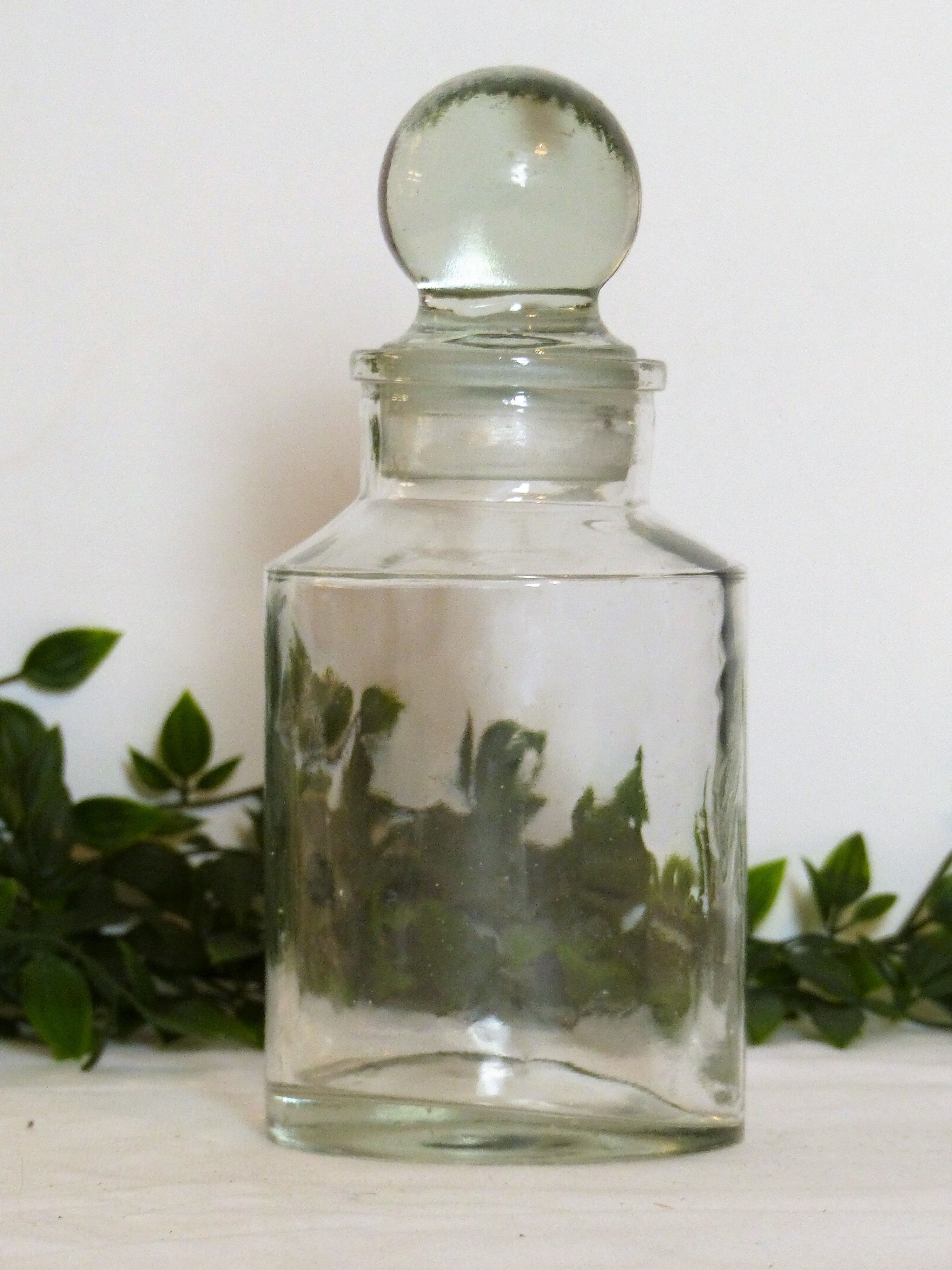 Apothecary jar