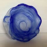 Baguier en pâte de verre bleu cobalt à bord dentelé