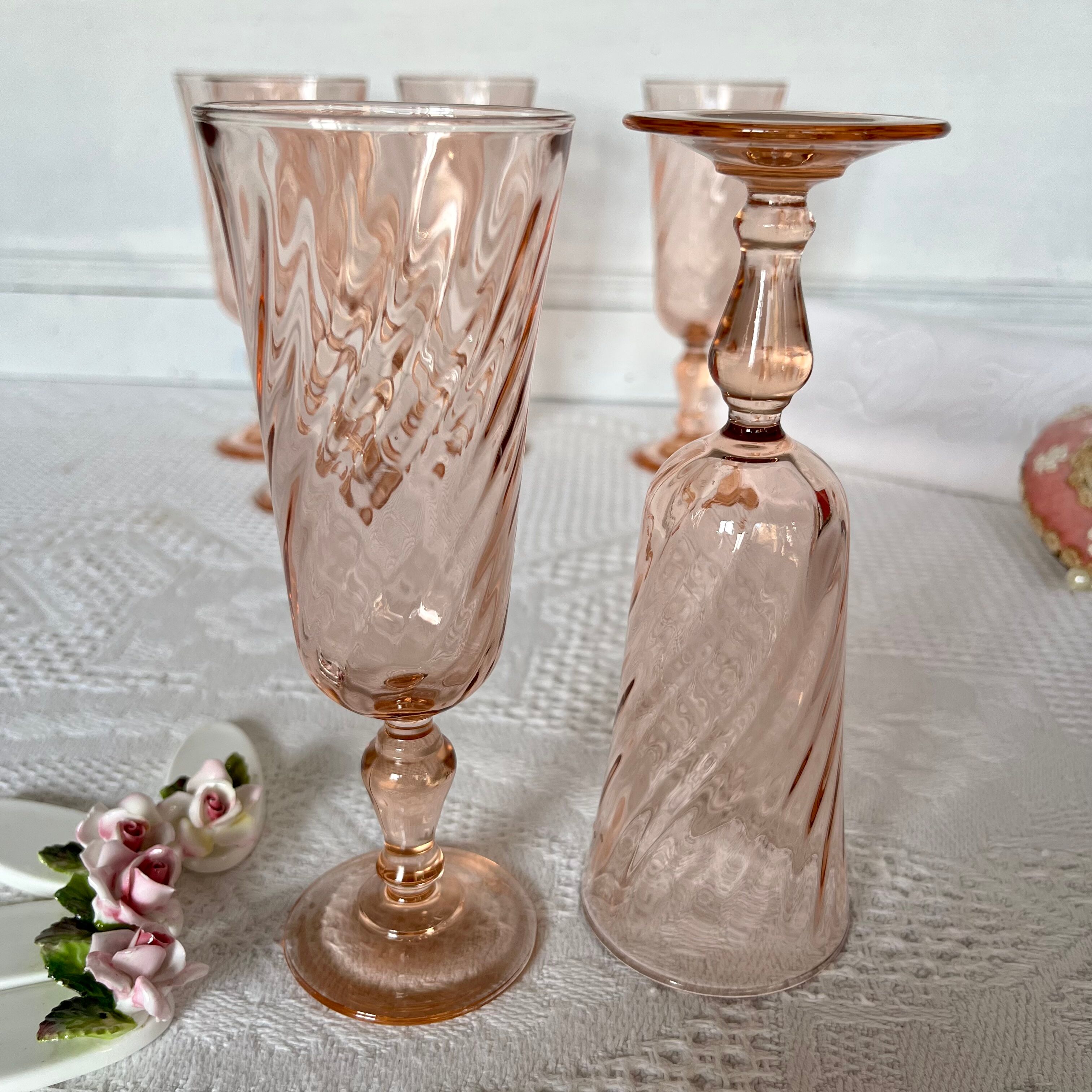 Vintage Luminarc champagne flutes