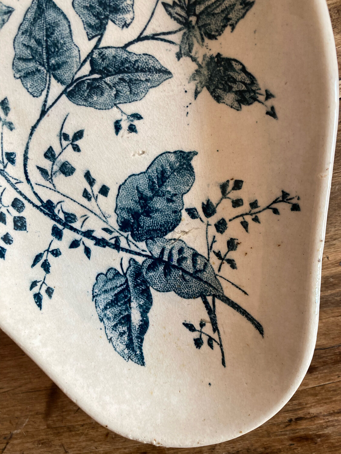 Empty pocket Boutras iron earth