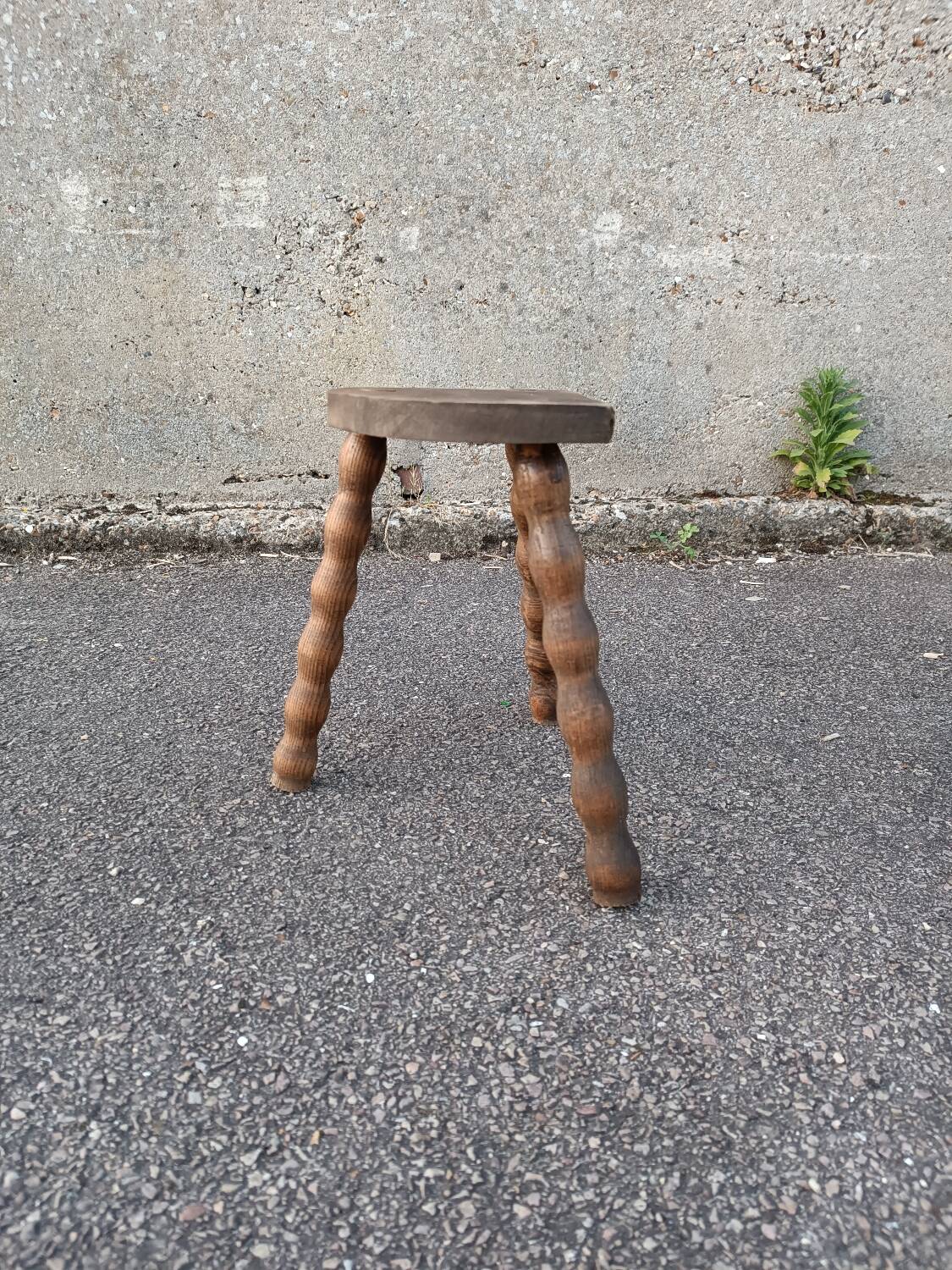 Tripod stool