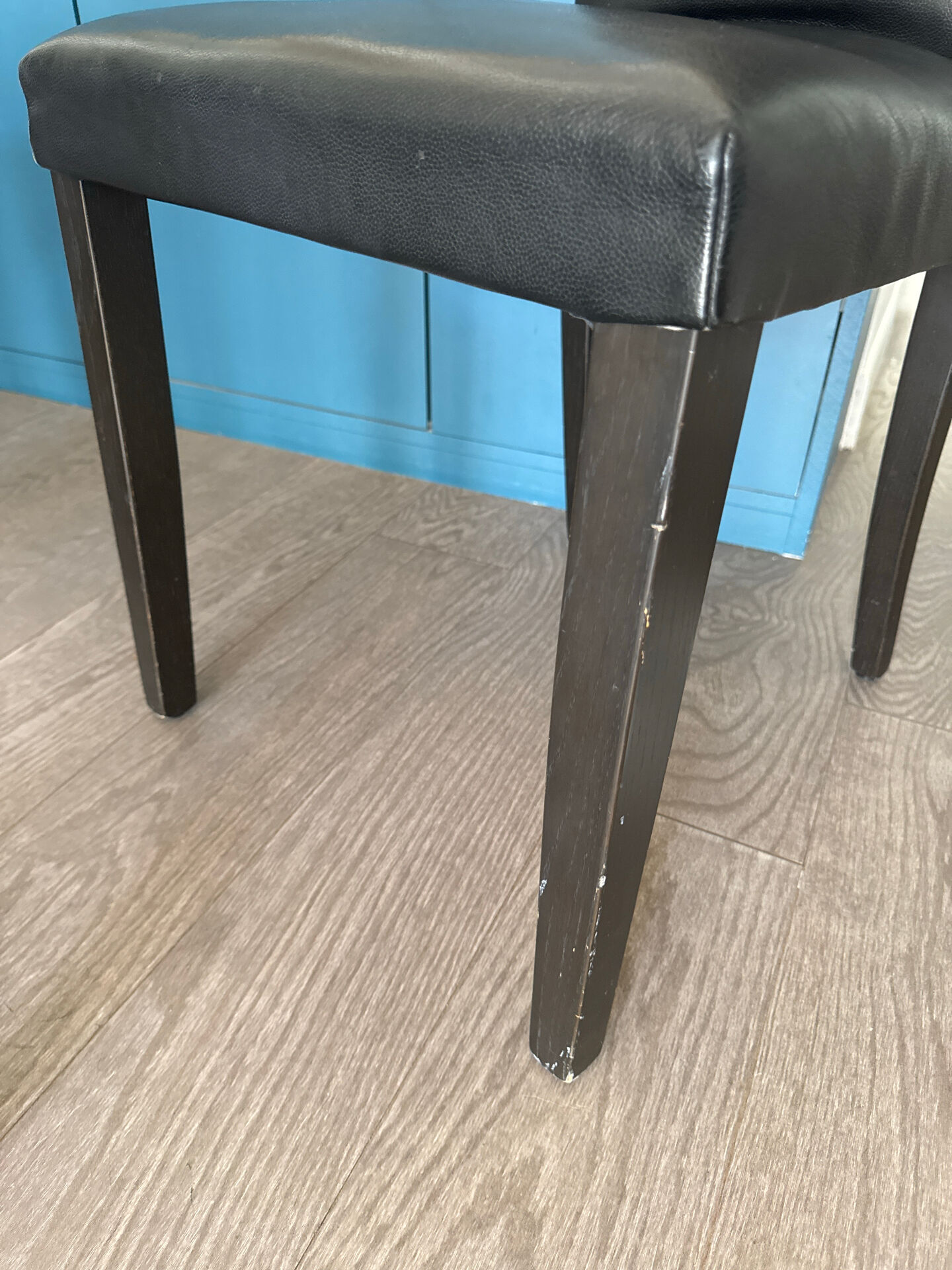 4 leather chairs by Cinna