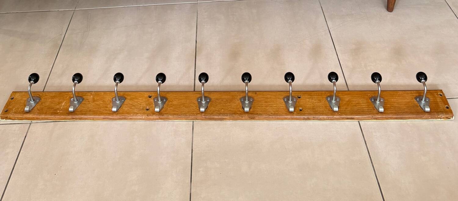 Old school coat rack 10 black ball hooks