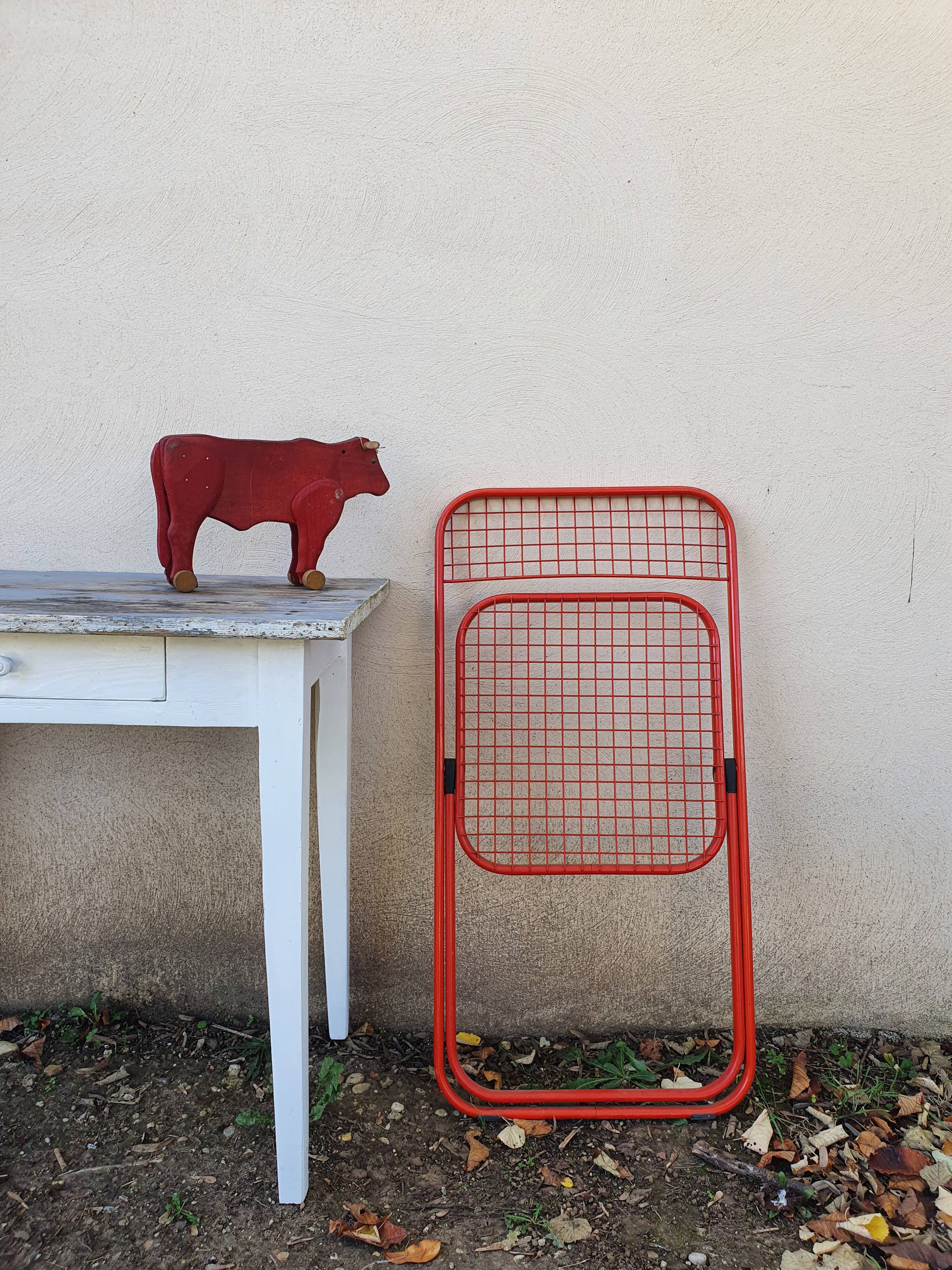 Red mesh folding chair Taulin 80s