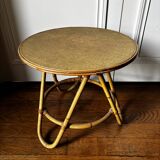 Small vintage round table in osie.