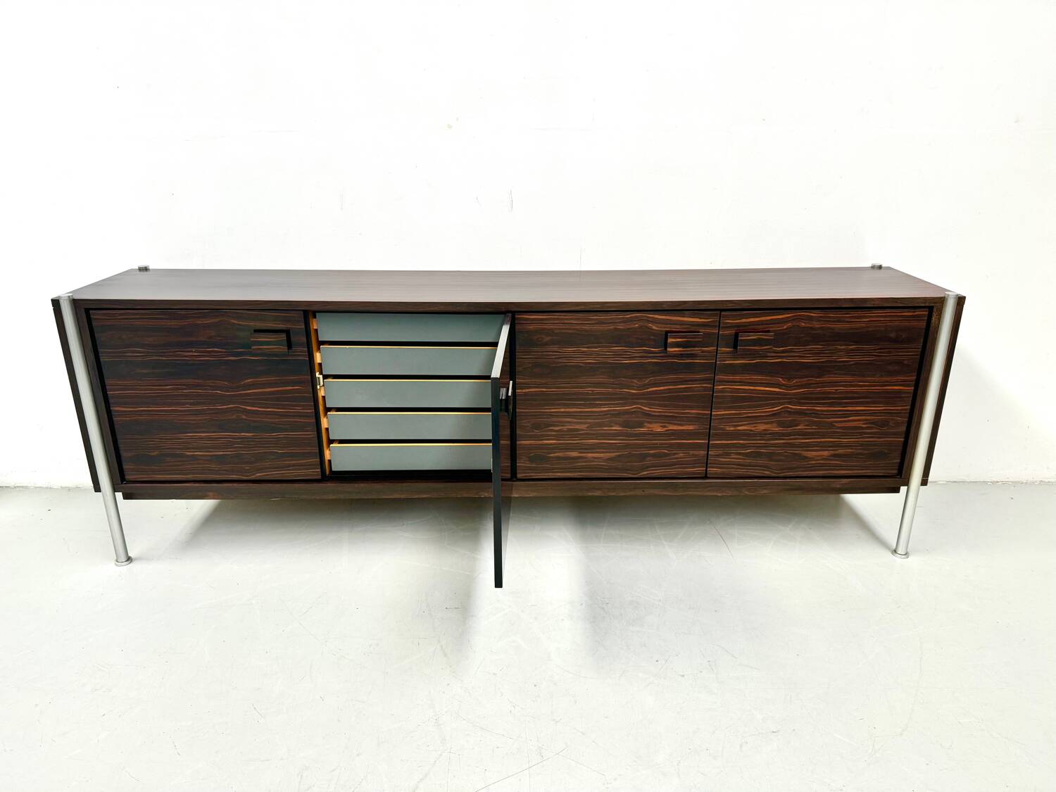Buffet vintage en palissandre du Brésil, Belgique années 1970.