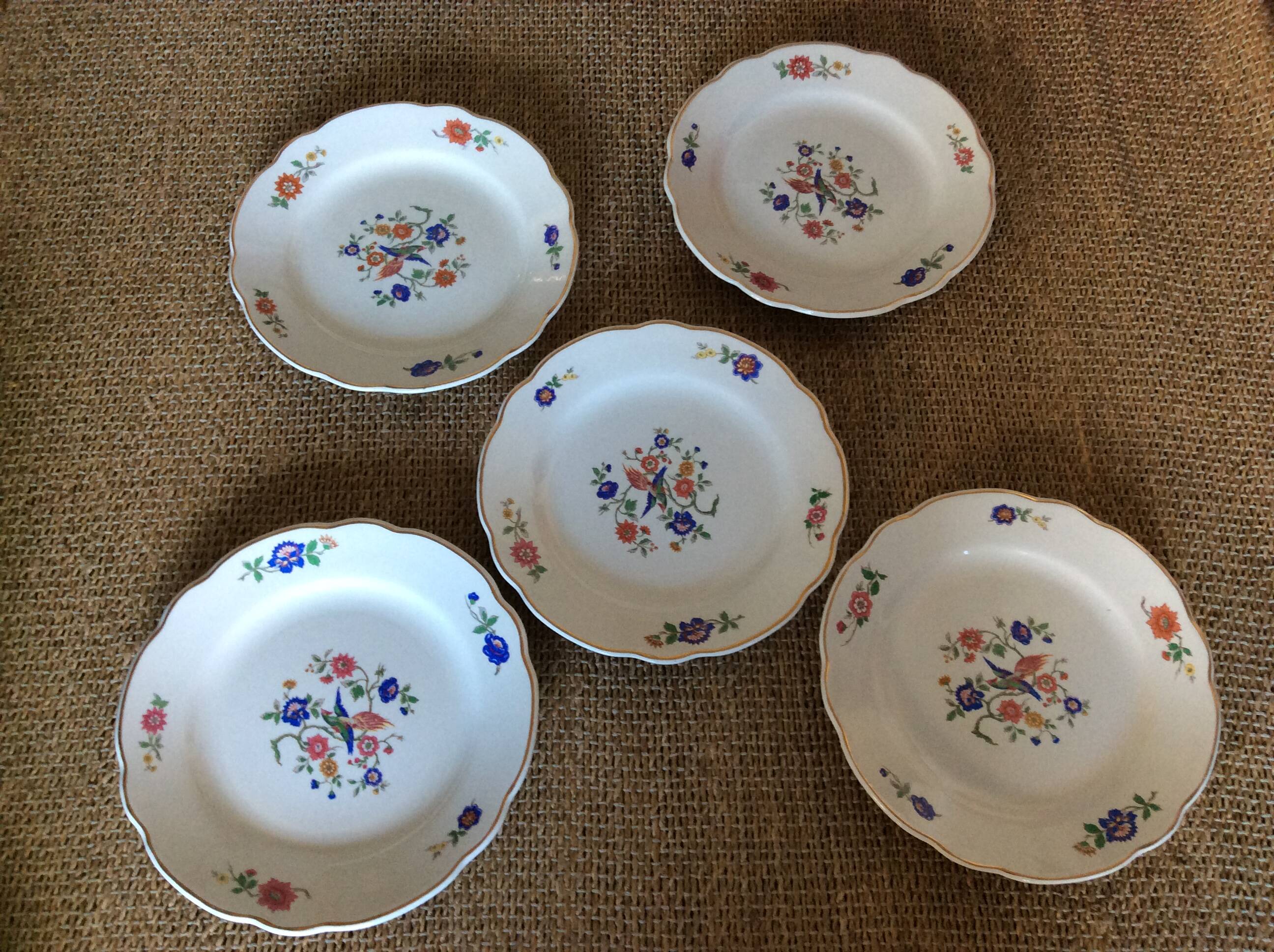5 assiettes plates