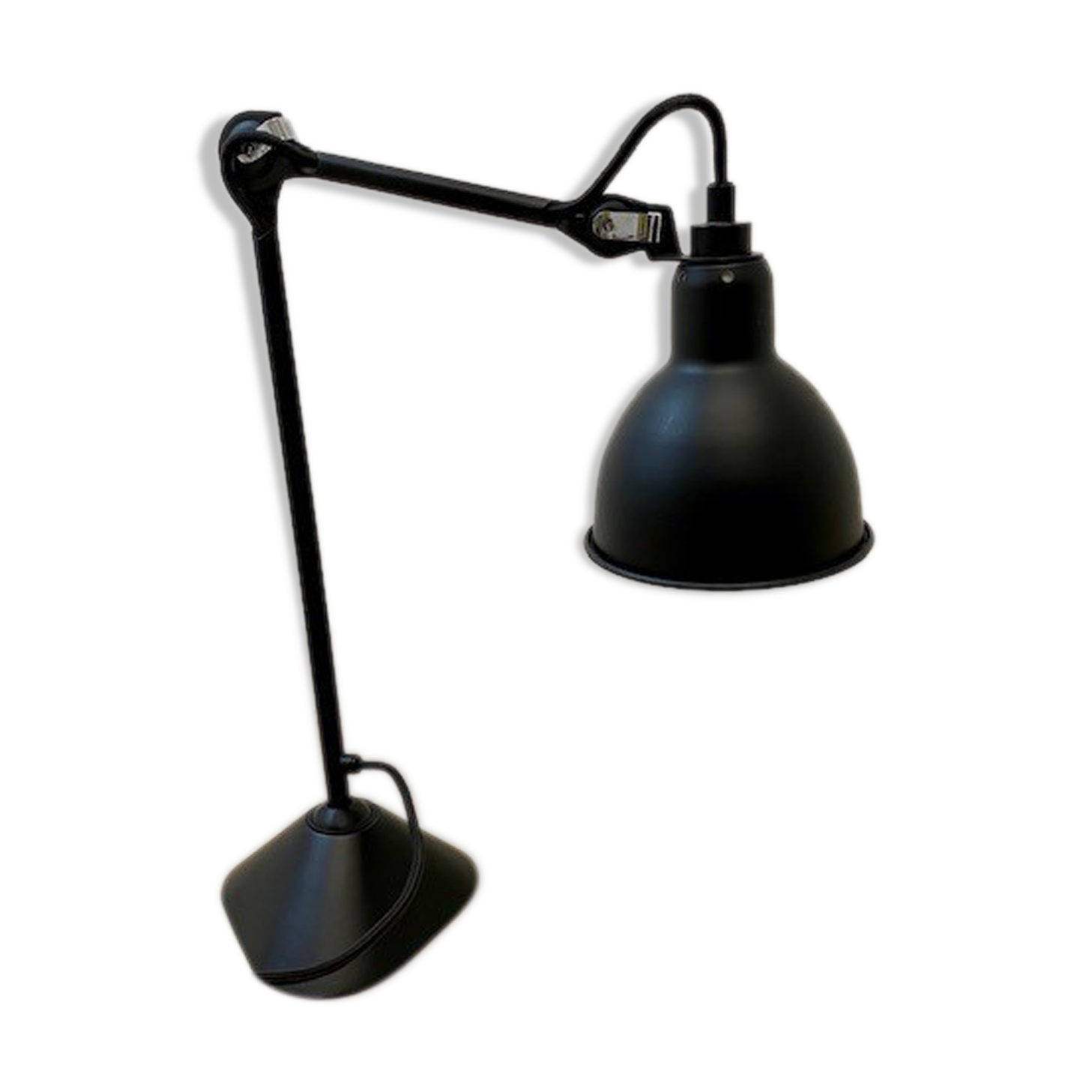 Articulated table lamp