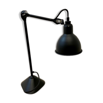 Articulated table lamp