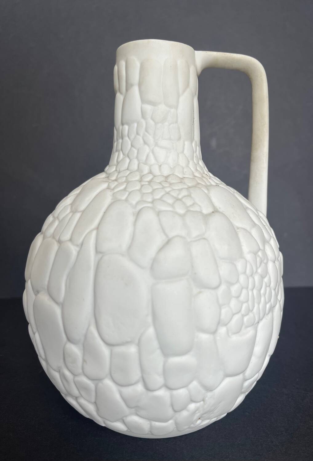 White ceramic vase A Kaiser