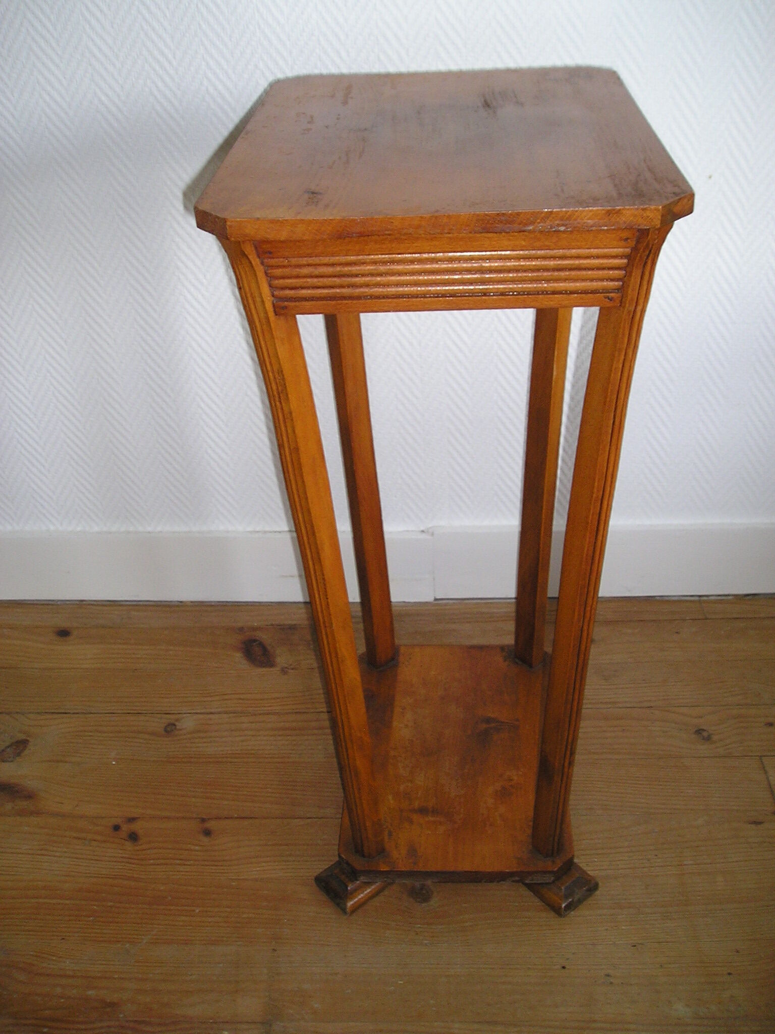 Sofa end table with 2 trays