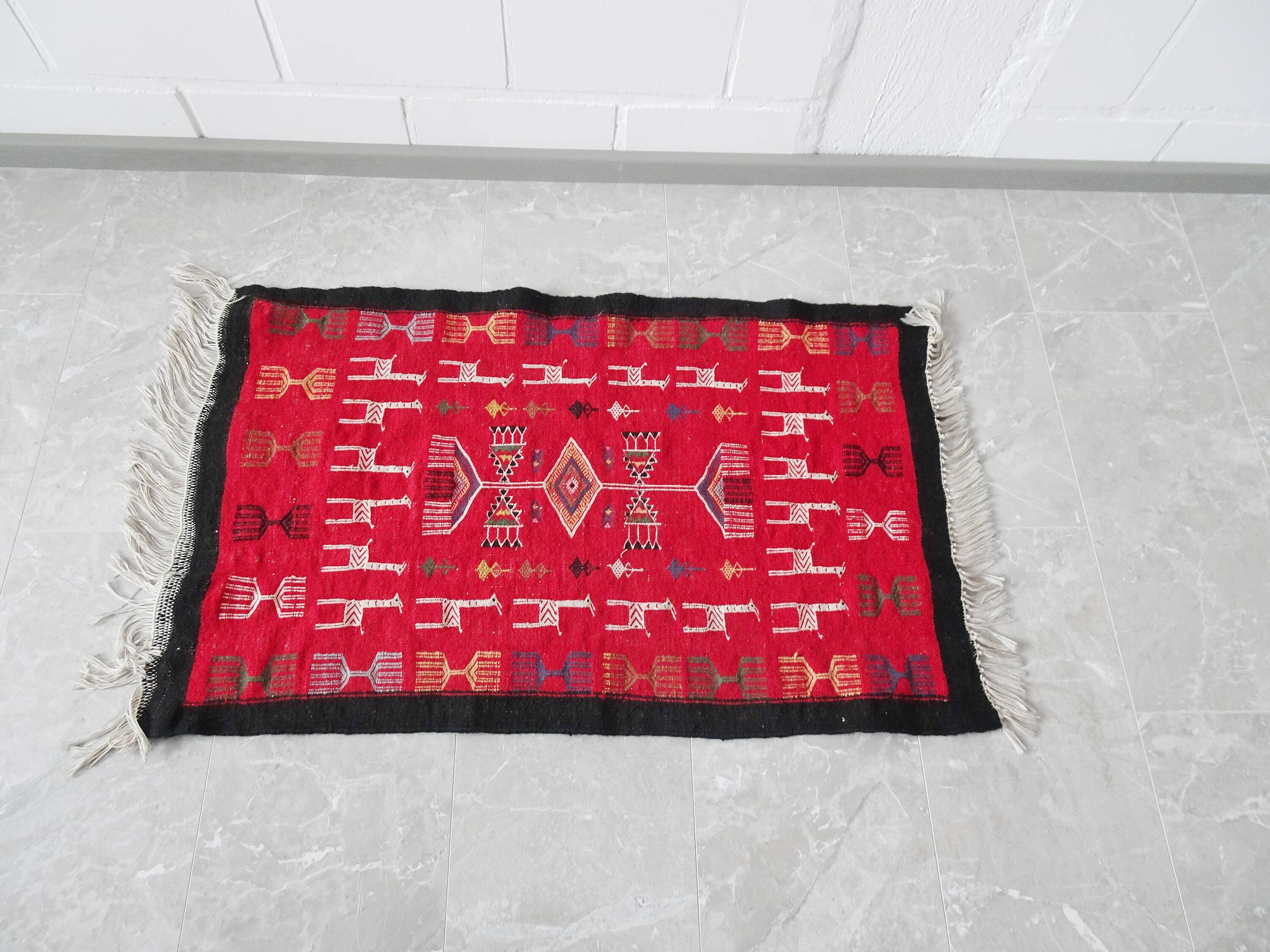 Tapis en laine tissé à la main avec motif d'alpaga de lama 64x102cm