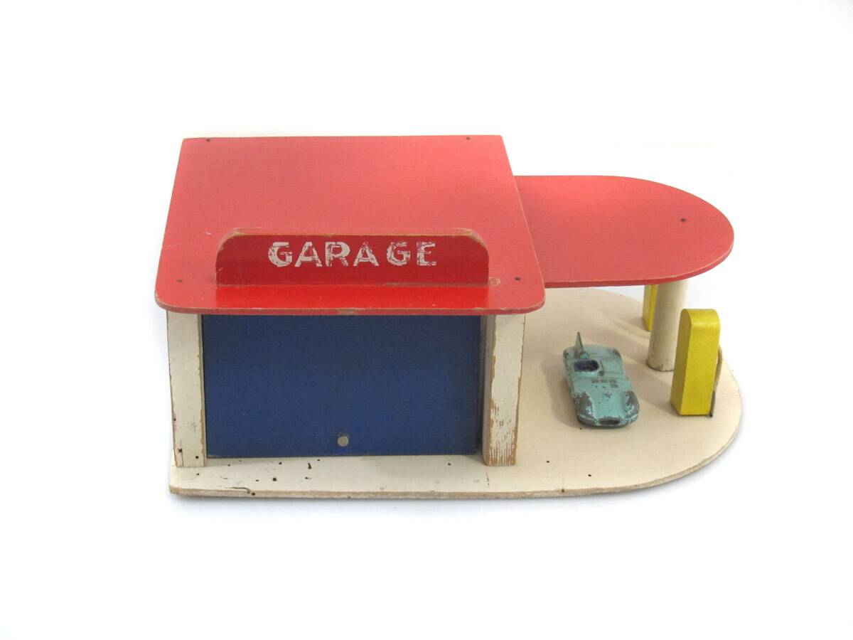 Rare fifties vintage toy garage with De Stijl colours