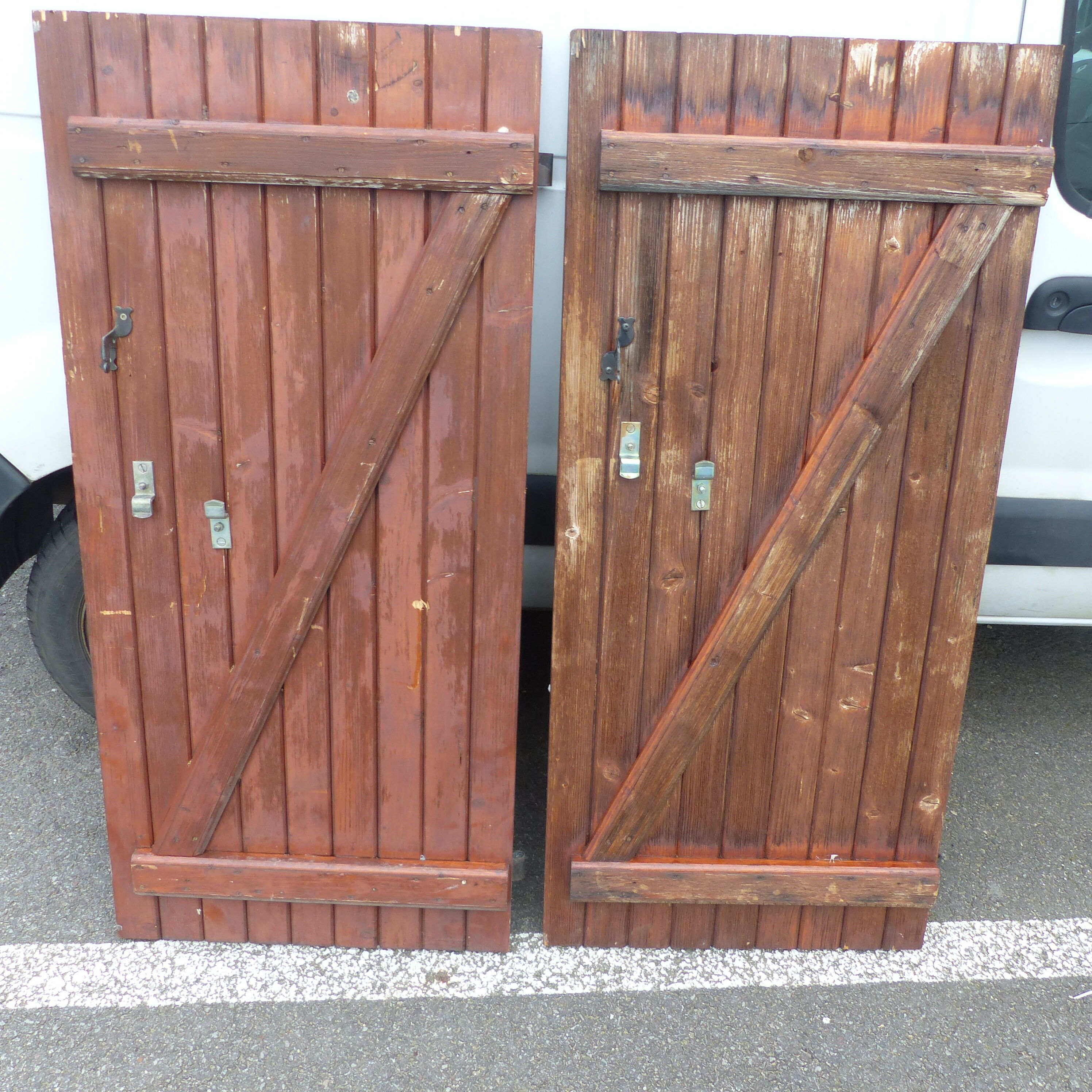 Lot of 2 flaps of full wooden shutters