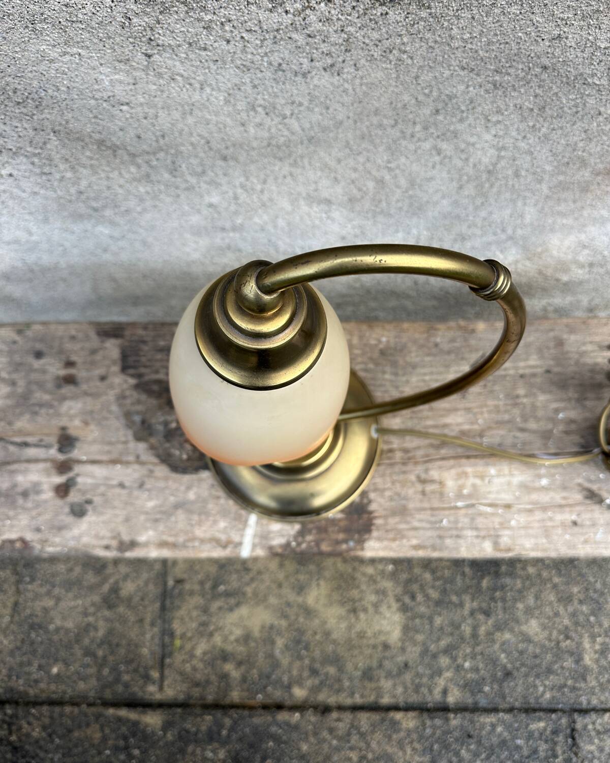 Tulip desk lamp, bedside lamp in brass and blown glass J.P Rycka