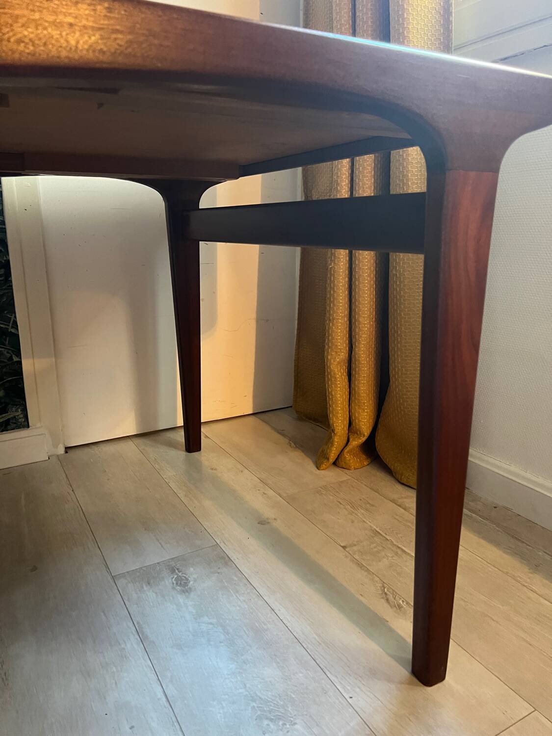 Table à manger scandinave année 60 en teck