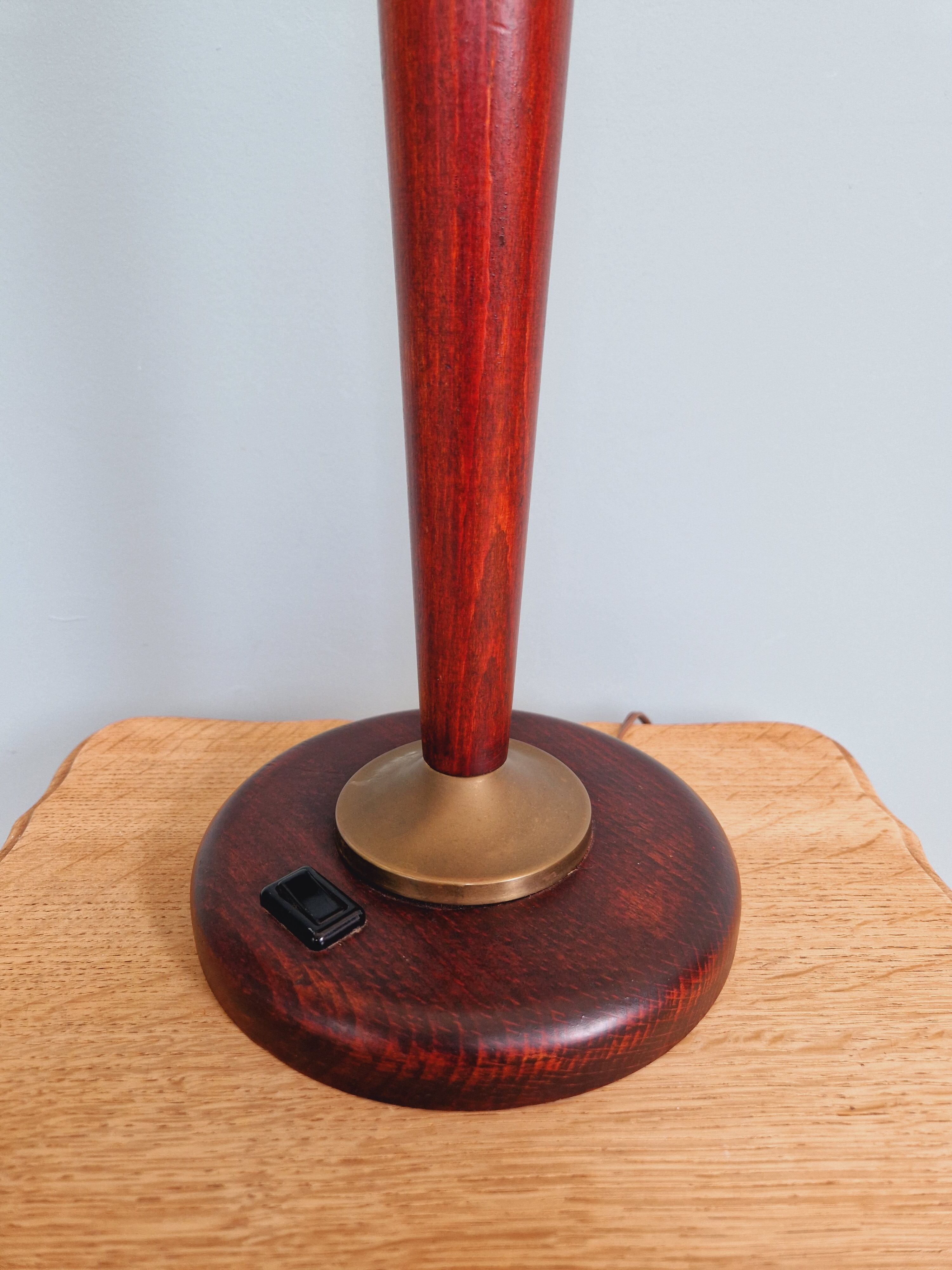 Large Art Deco lamp, in mahogany and opaline wood, 1920s-30s