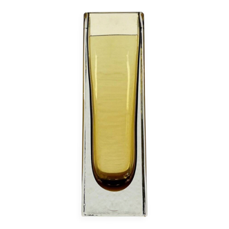 Minimalist Sommerso glass vase model Kf 296 from the mid-century by Kaj Franck for Nuutajärvi Notsjö, Finland, 1965.
