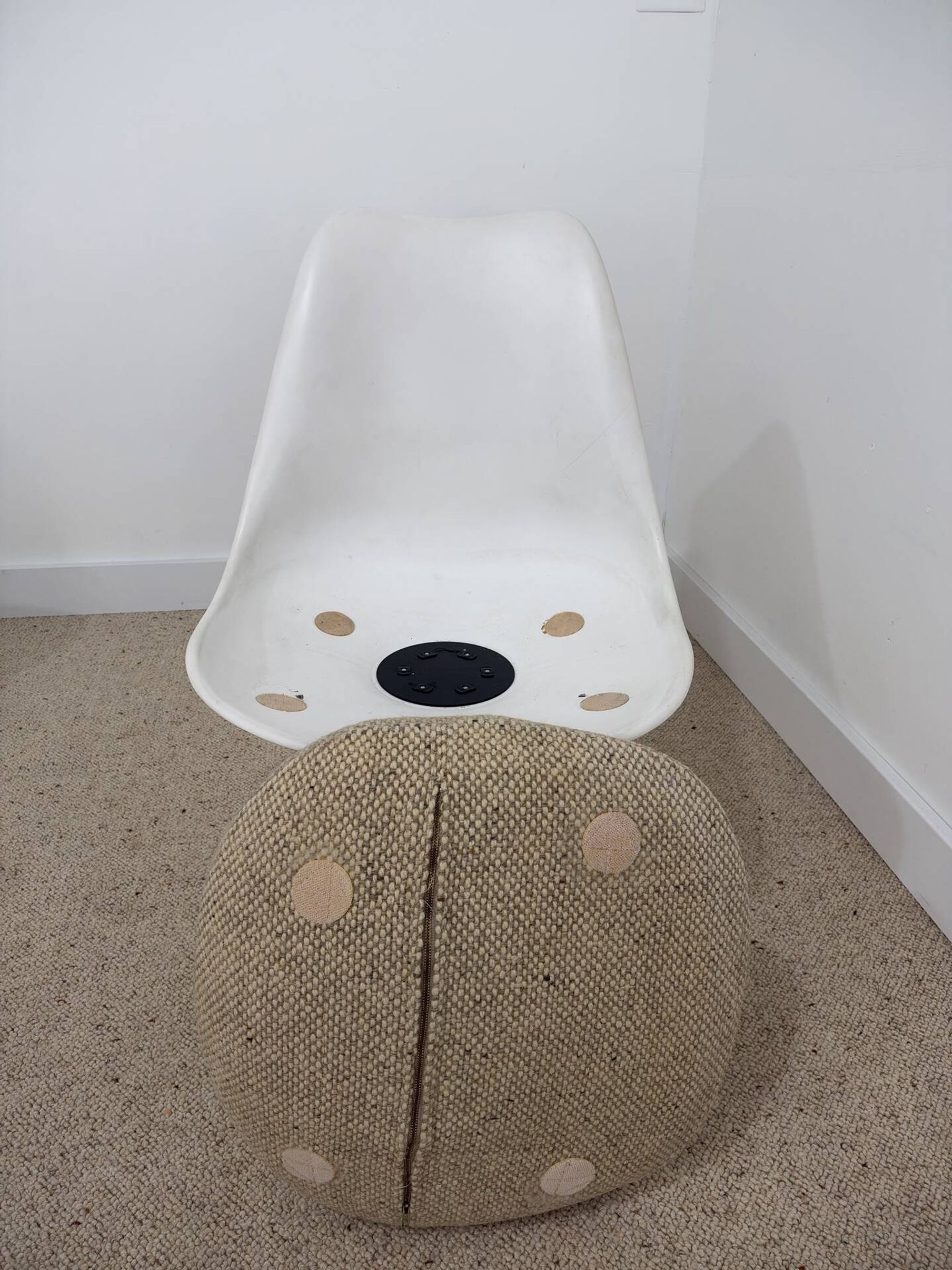 Tulip table – Knoll International in marble and 4 chairs – Ee
