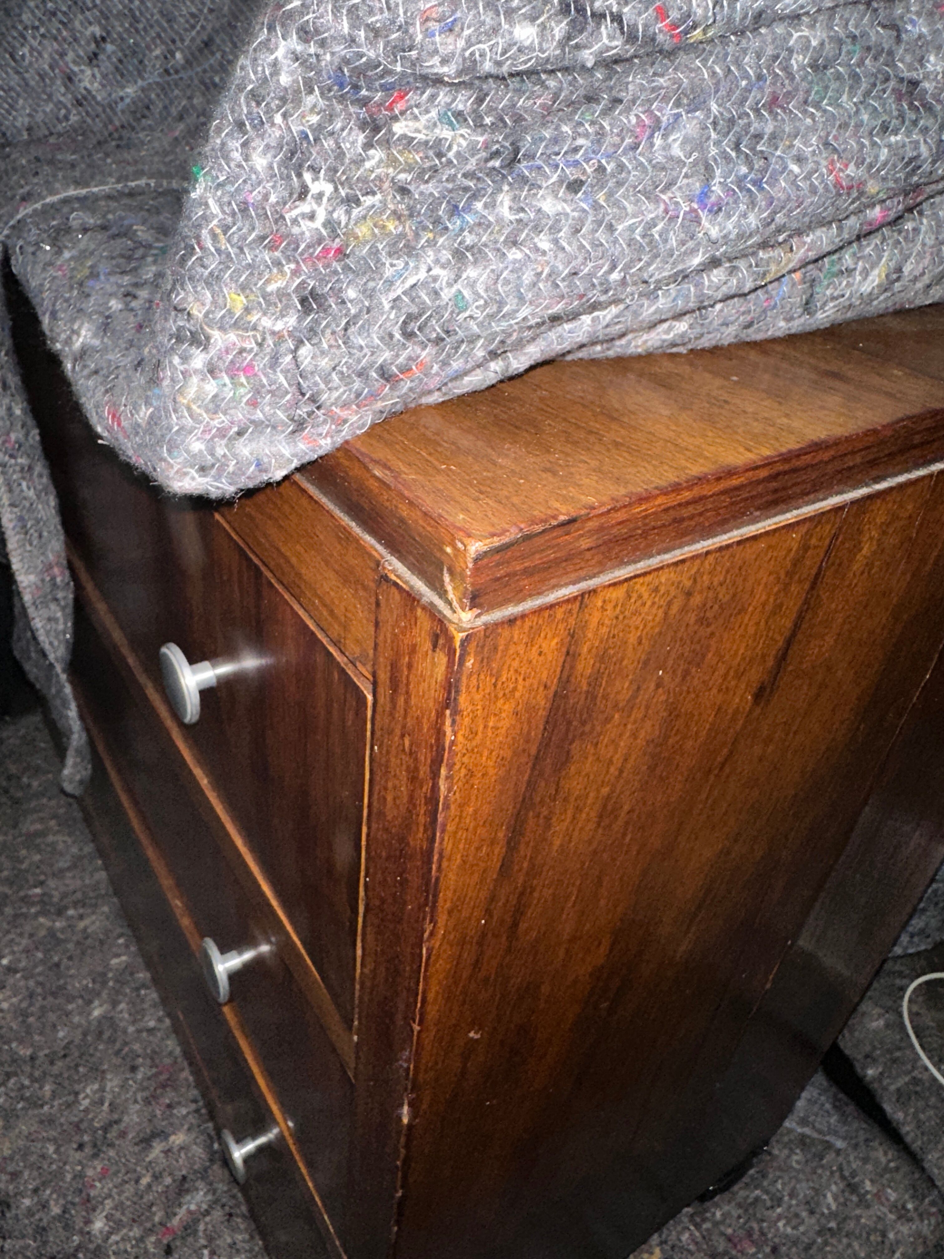 Art deco chest of drawers