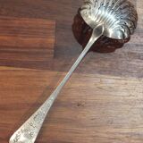 Saupoudreuse en argent massif Minerve de style Louis XV