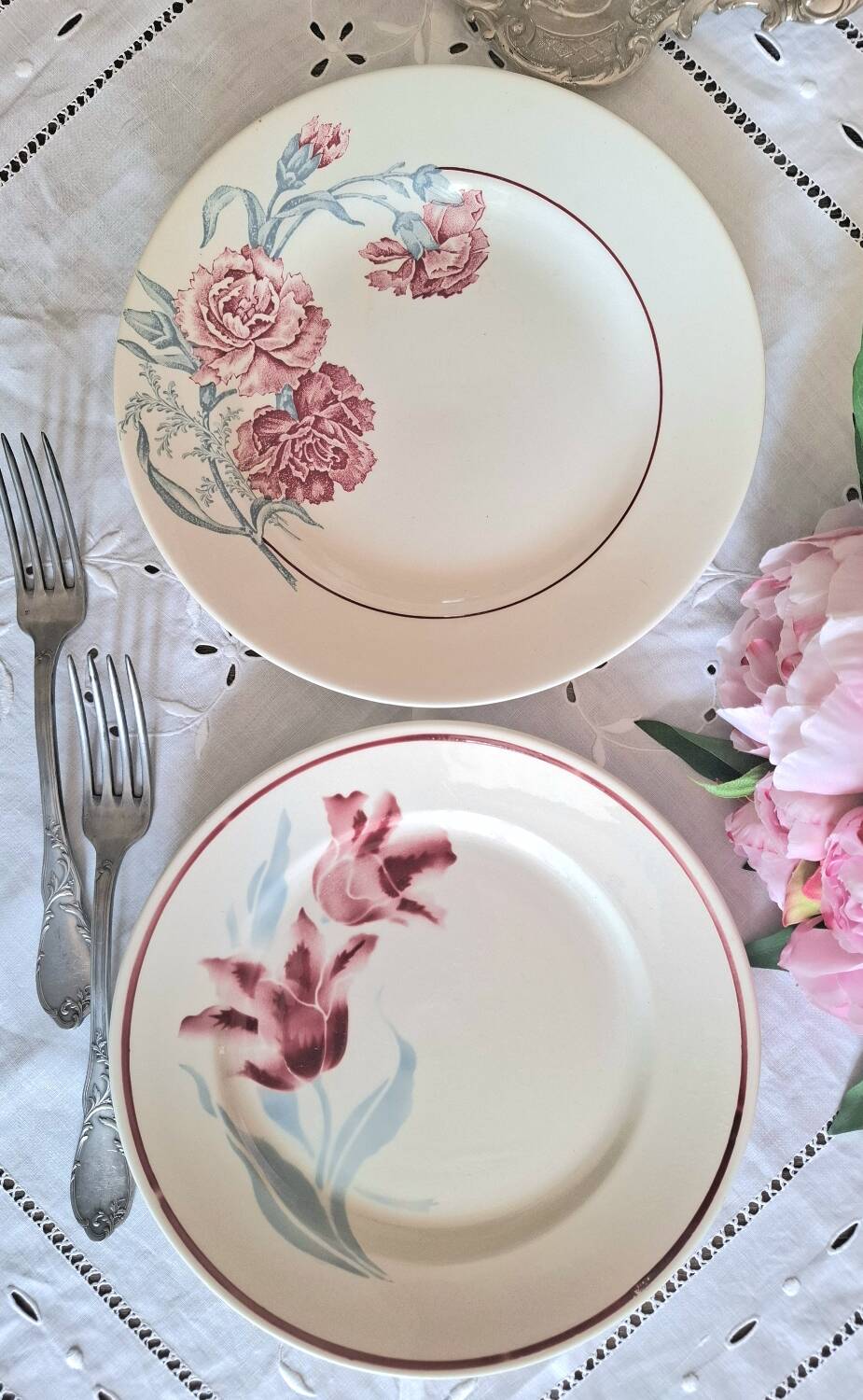 Mismatched antique flat plates in earthenware.