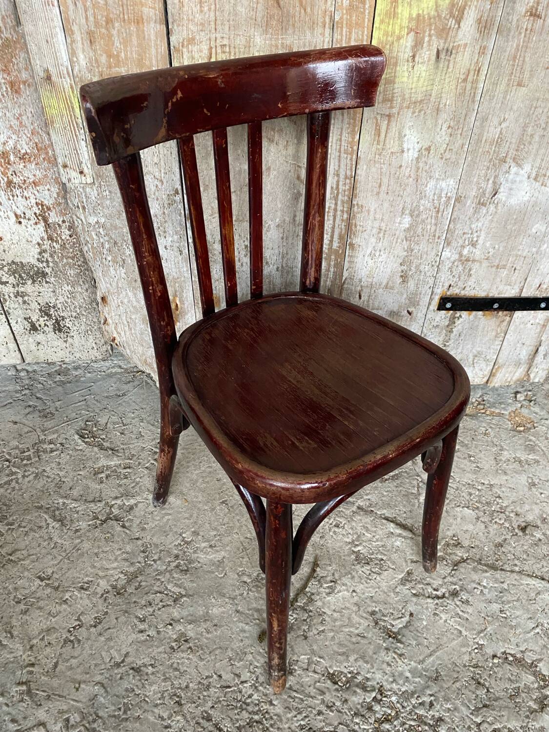 Antique bistrot chair wood curved back vintage