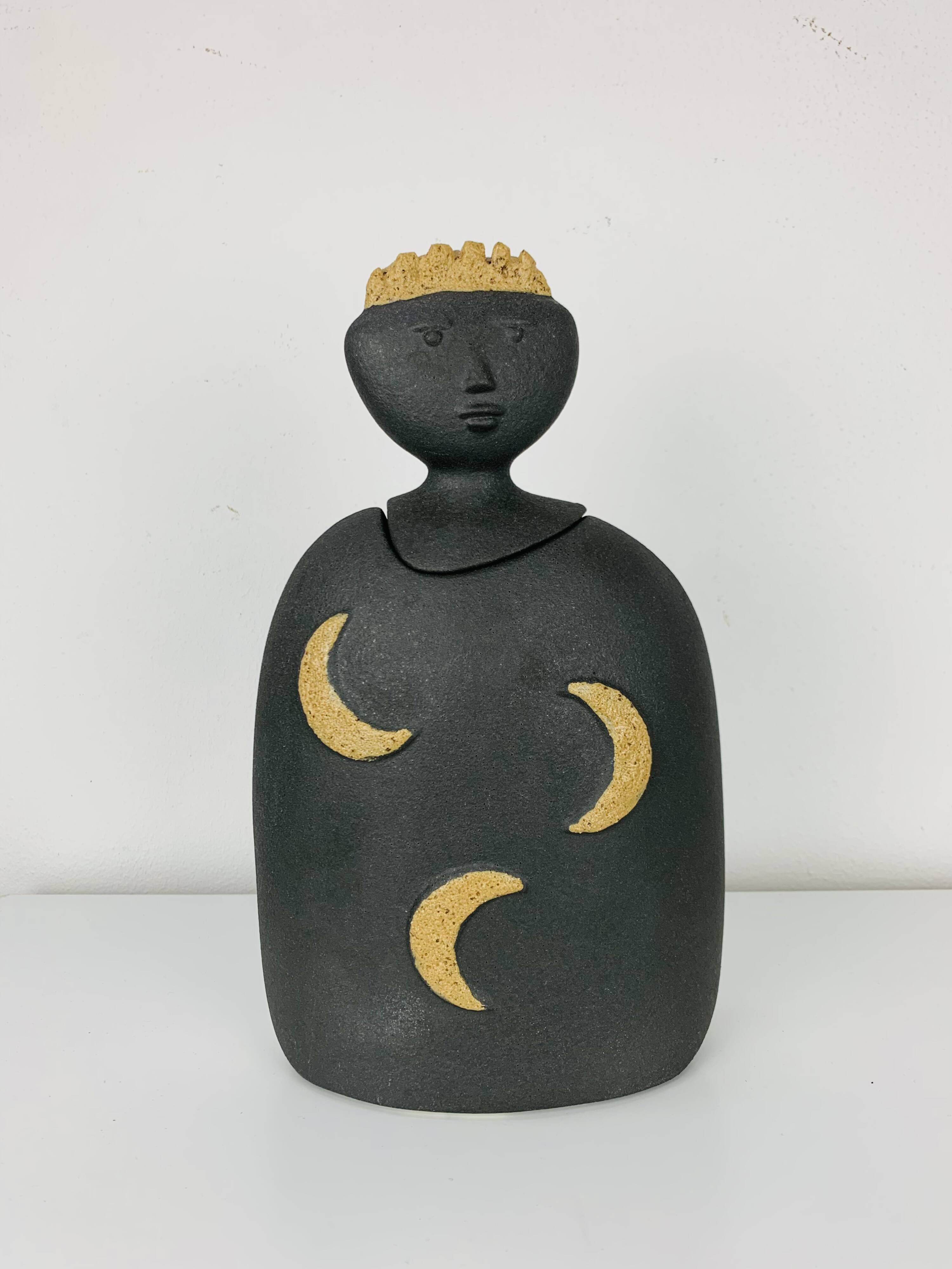 Anthropomorphic ceramic sculpture