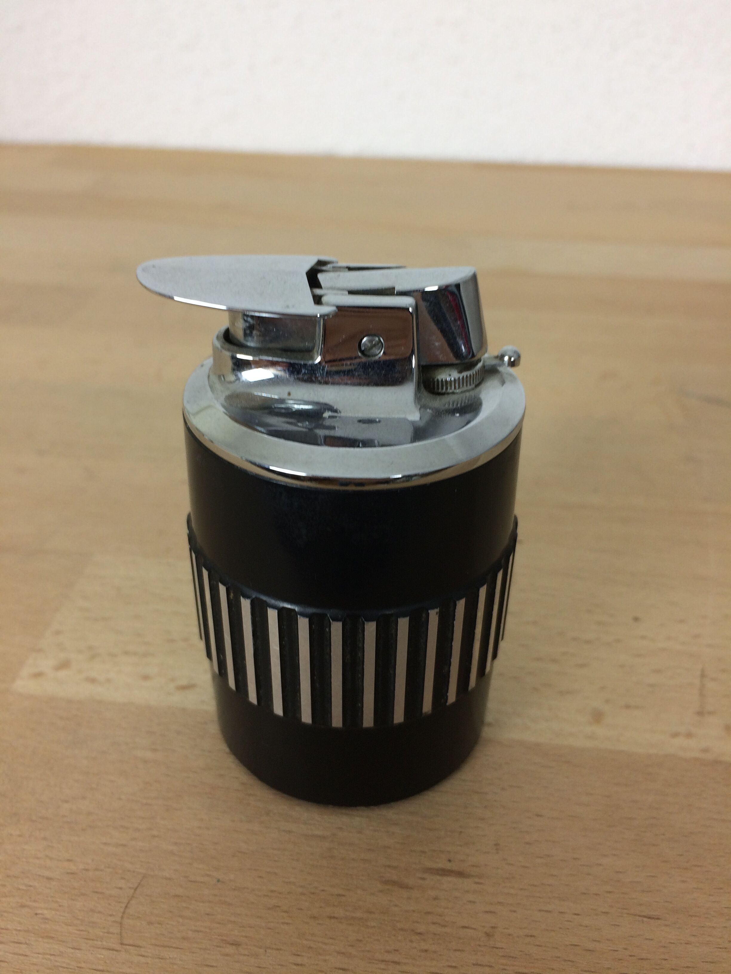 Ronson space age aluminum table lighter 70