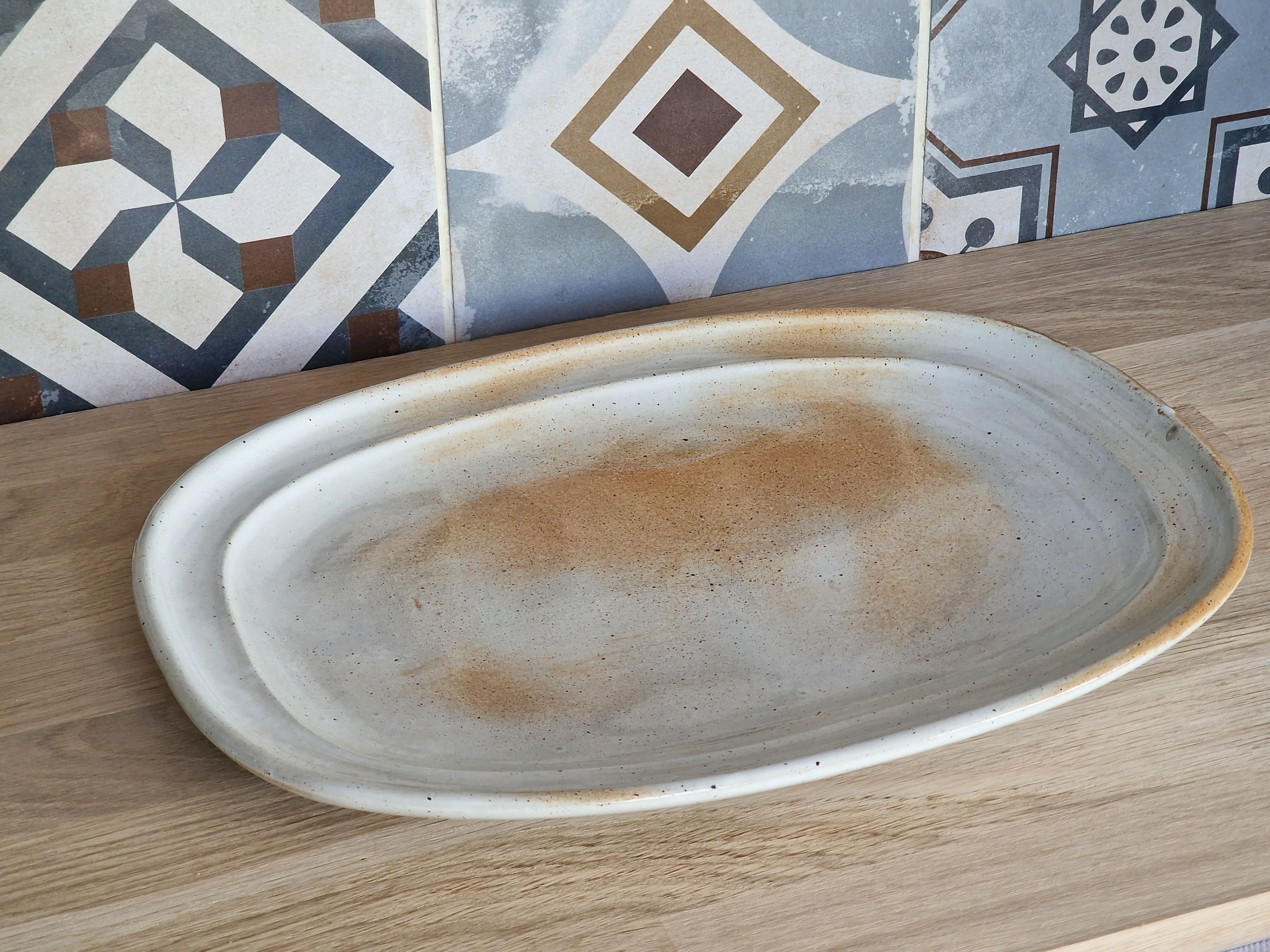 Serving dish in Marais Sandstone
