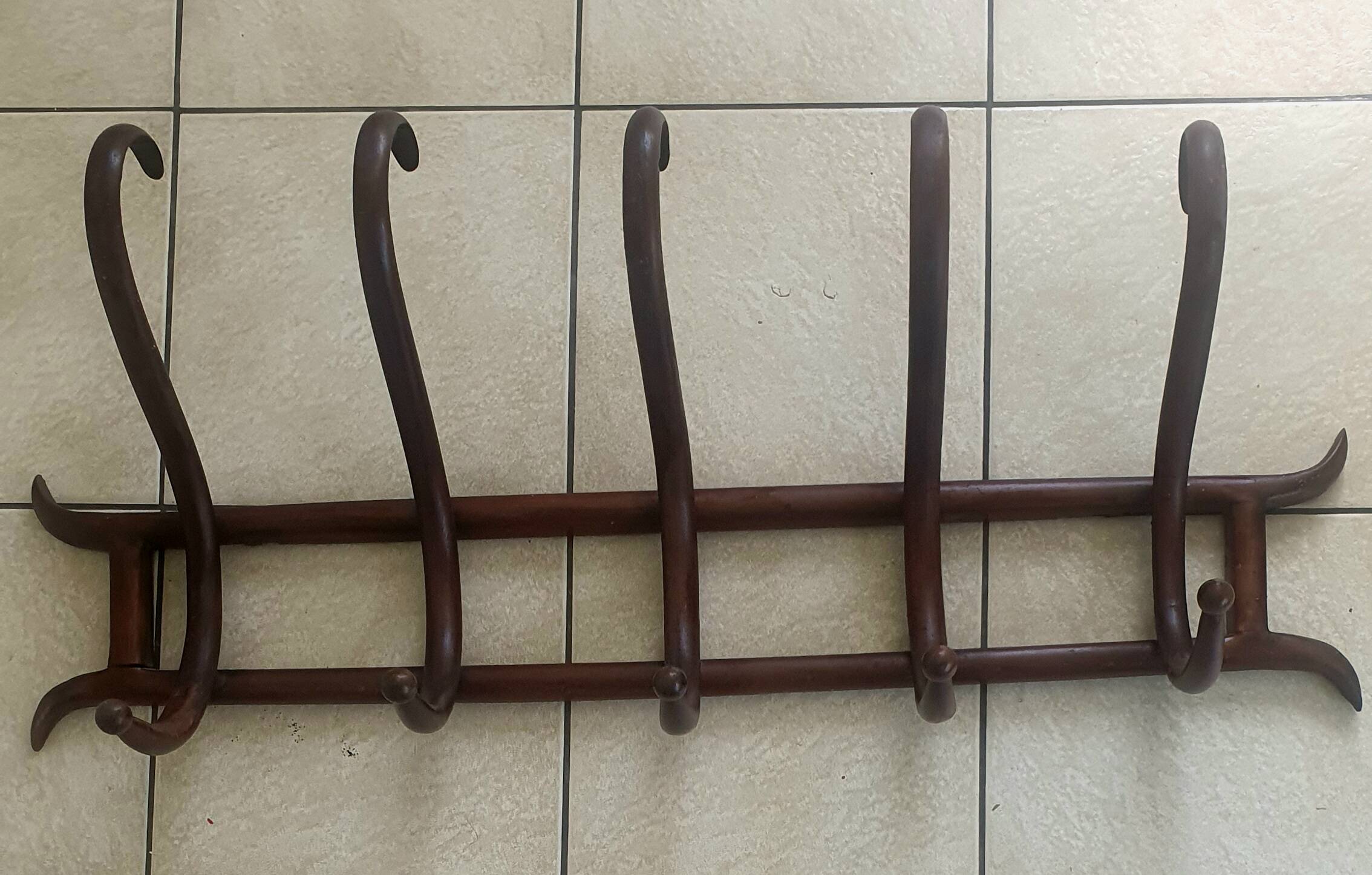 Wall coat rack