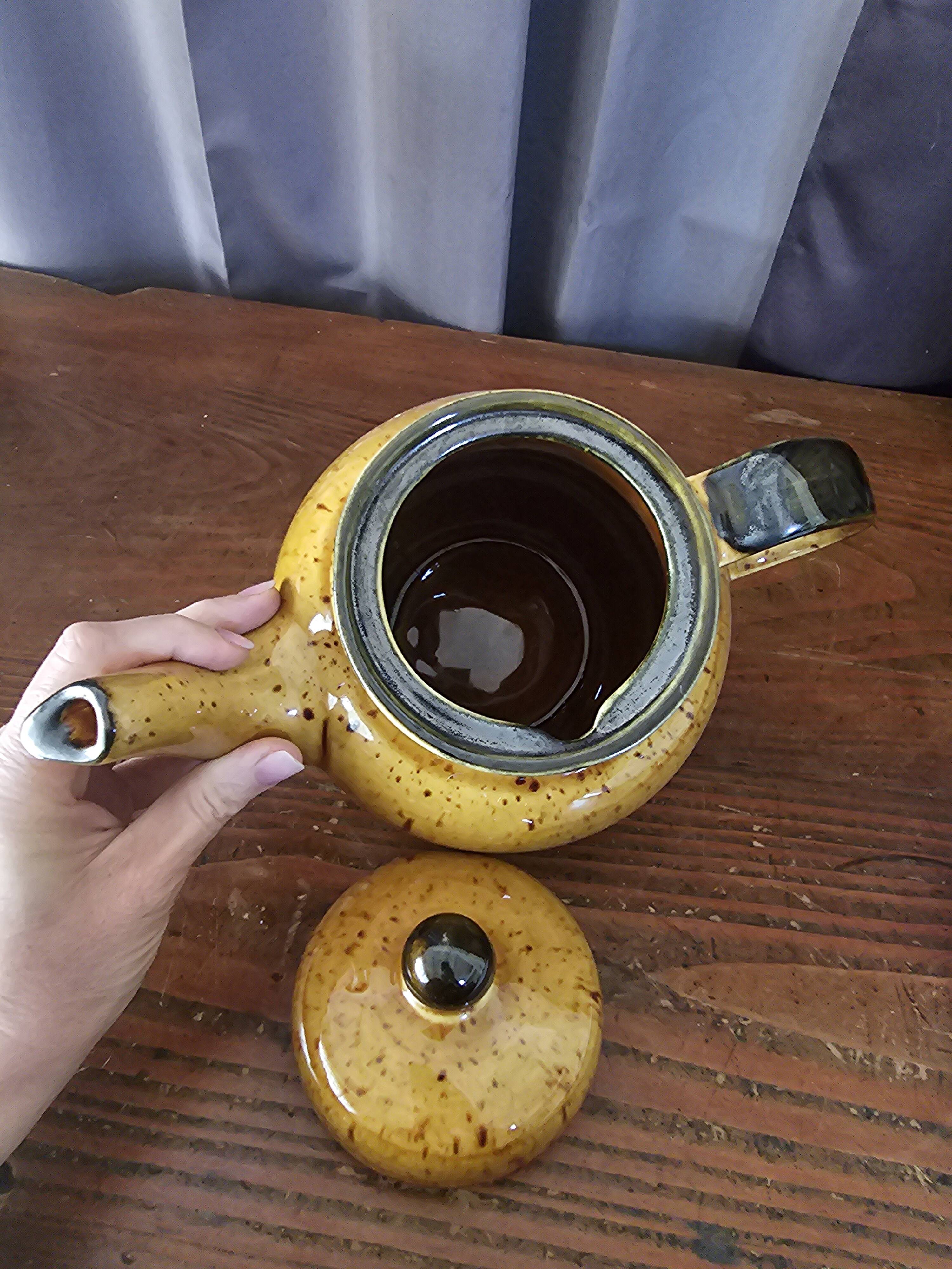 Teapot model Palma, Boch manufacture