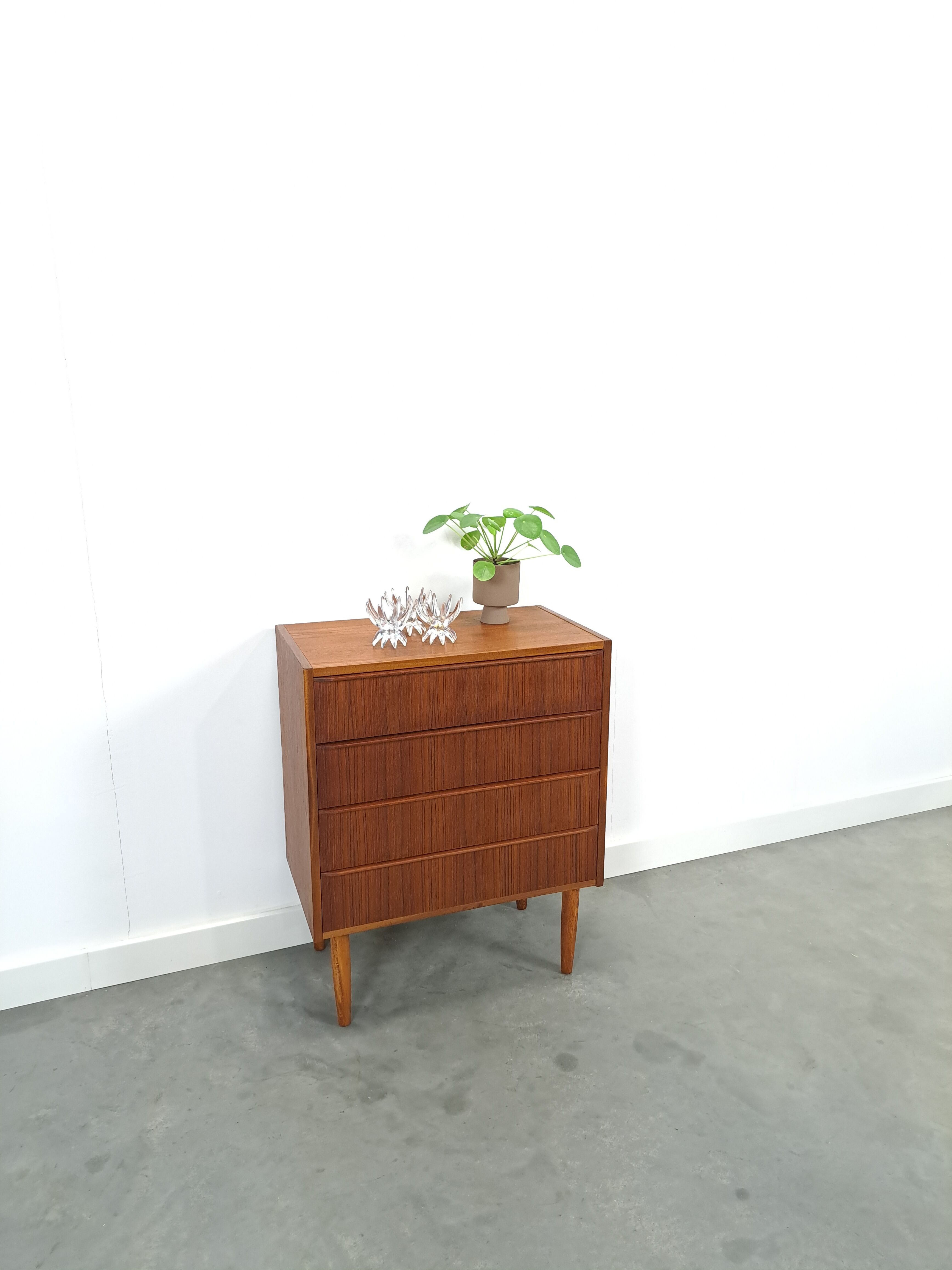 Danish teak chest of drawers with 4 drawers