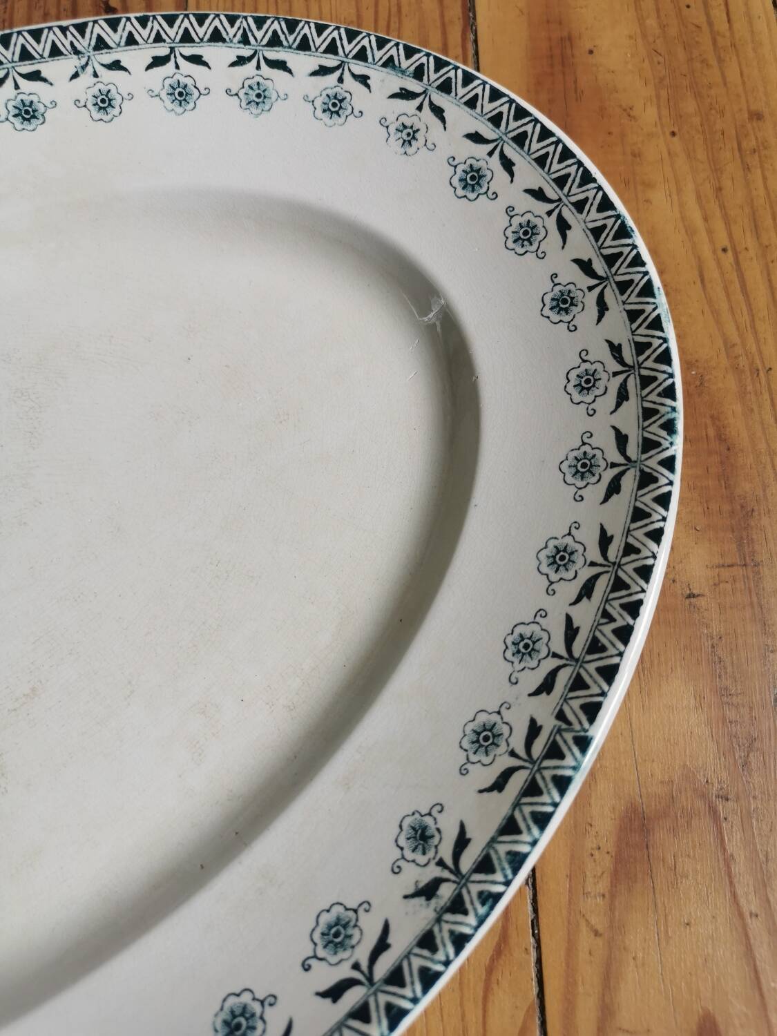 Oval dish Digoin, Henry