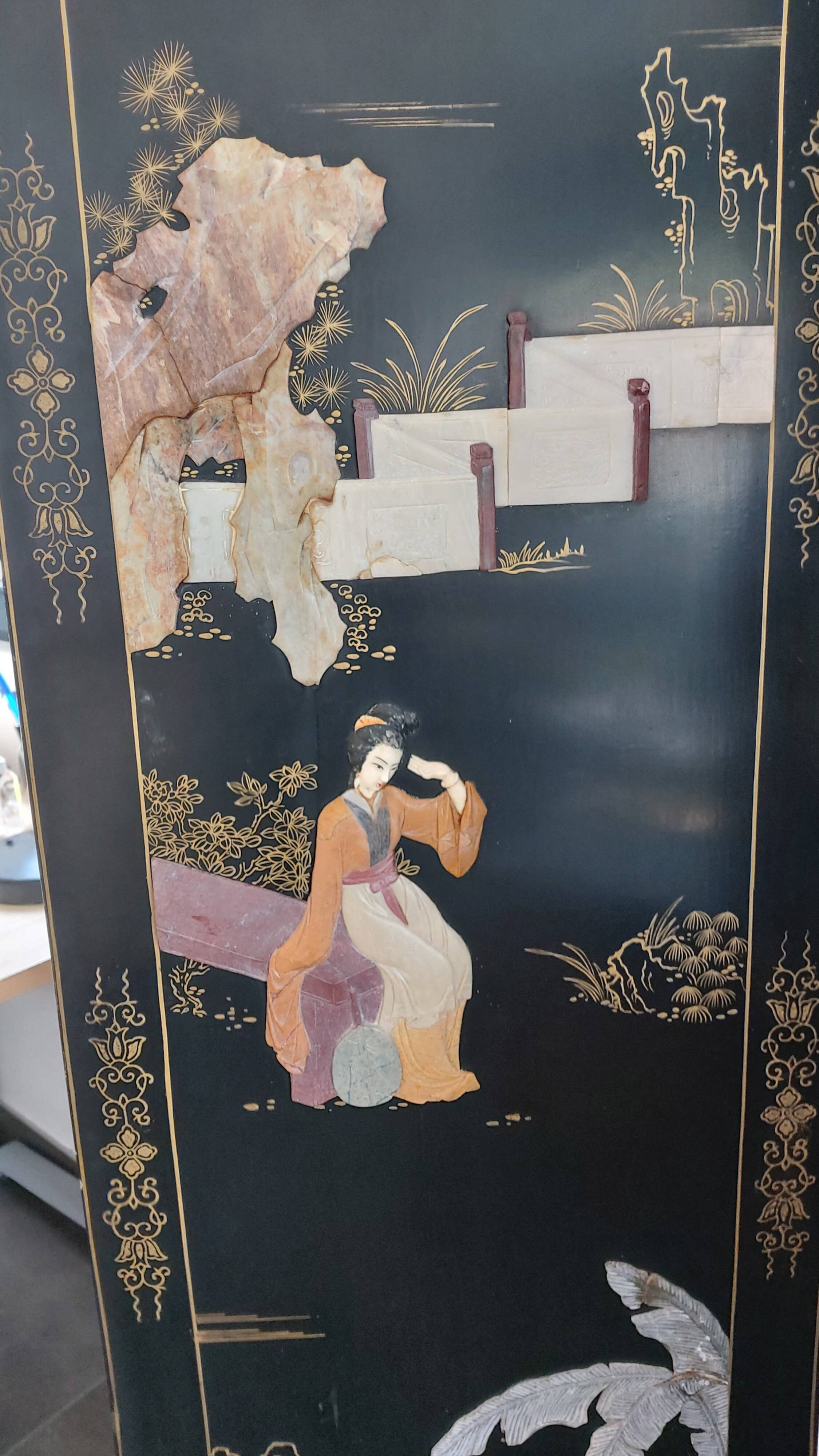 Chinese screen in black lacquer and marble stone
