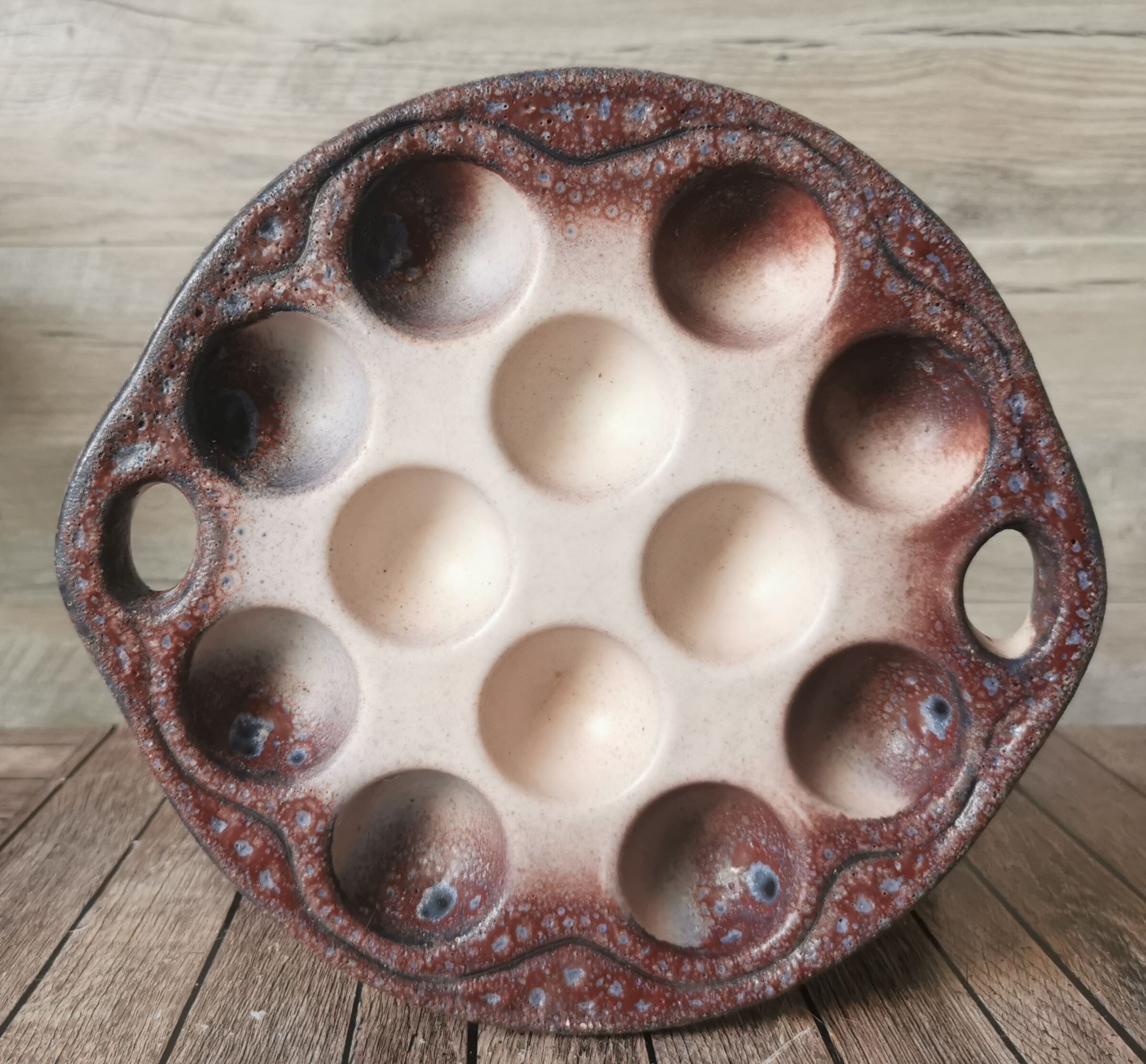 6 glazed ceramic snail plates