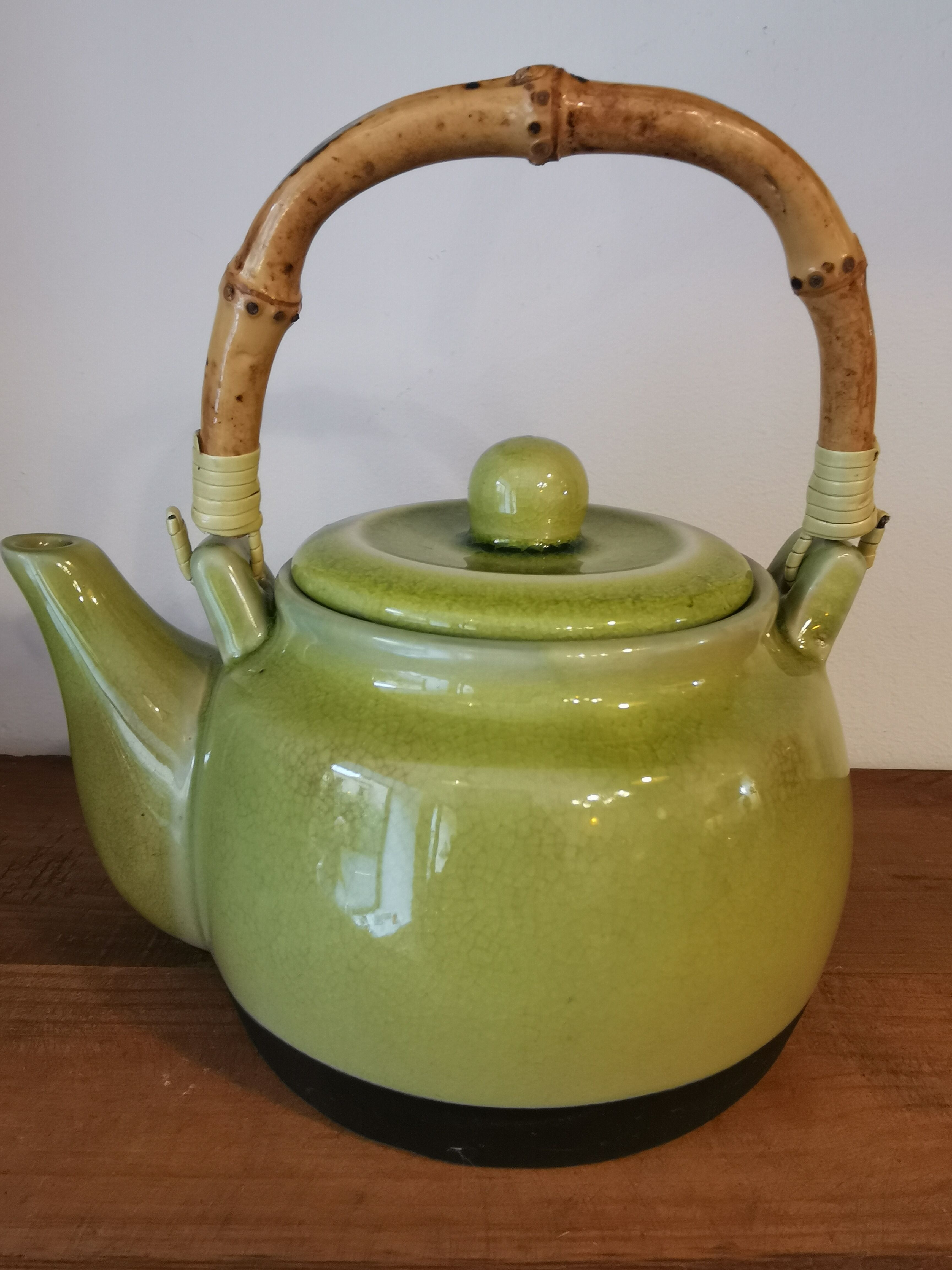 Teapot in glazed stoneware and bamboo