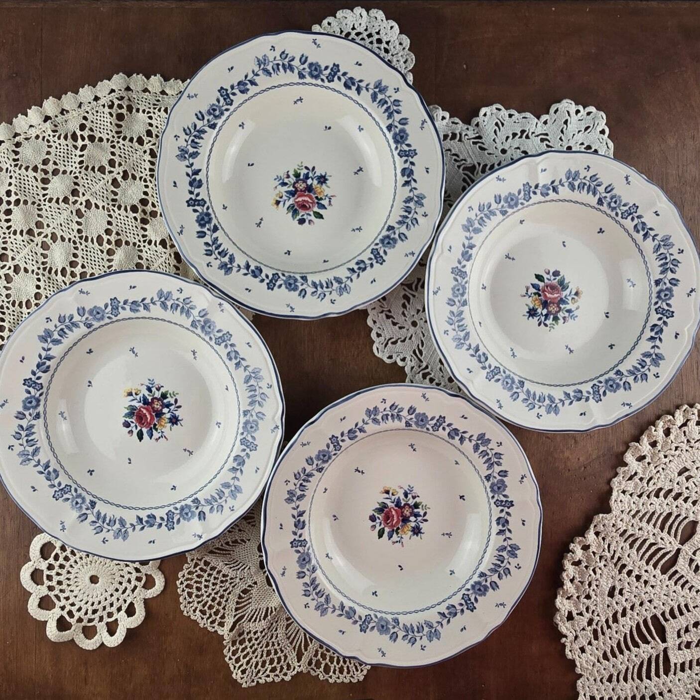 Set of 4 Table Mates soup plates – blue and pink floral design