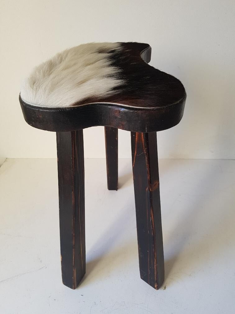 Tripod stool in vintage skin